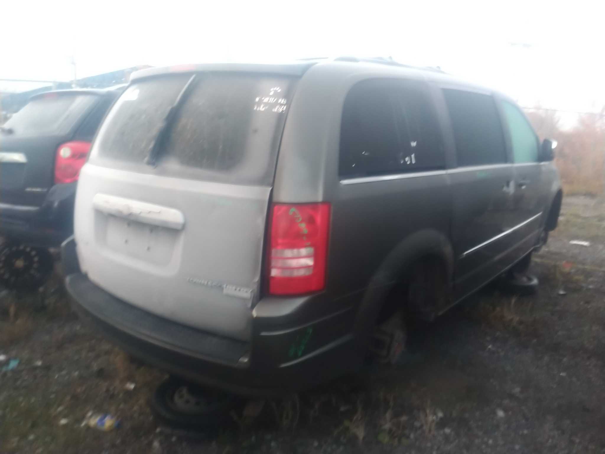 CHRYSLER TOWN &amp; COUNTRY 2010