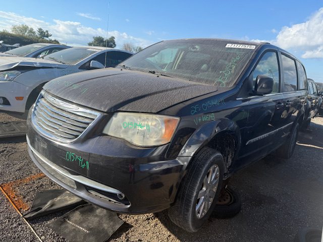 CHRYSLER TOWN &amp; COUNTRY 2011