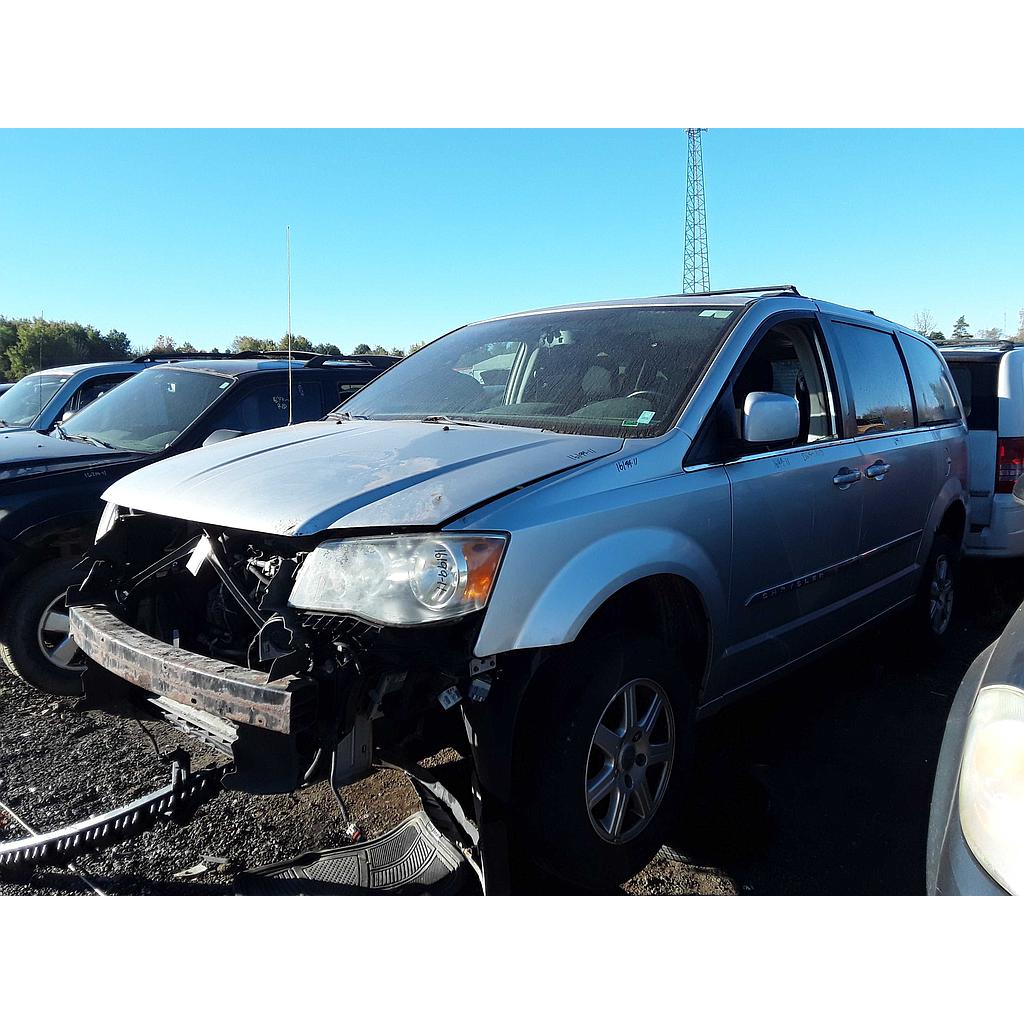 CHRYSLER TOWN &amp; COUNTRY 2011