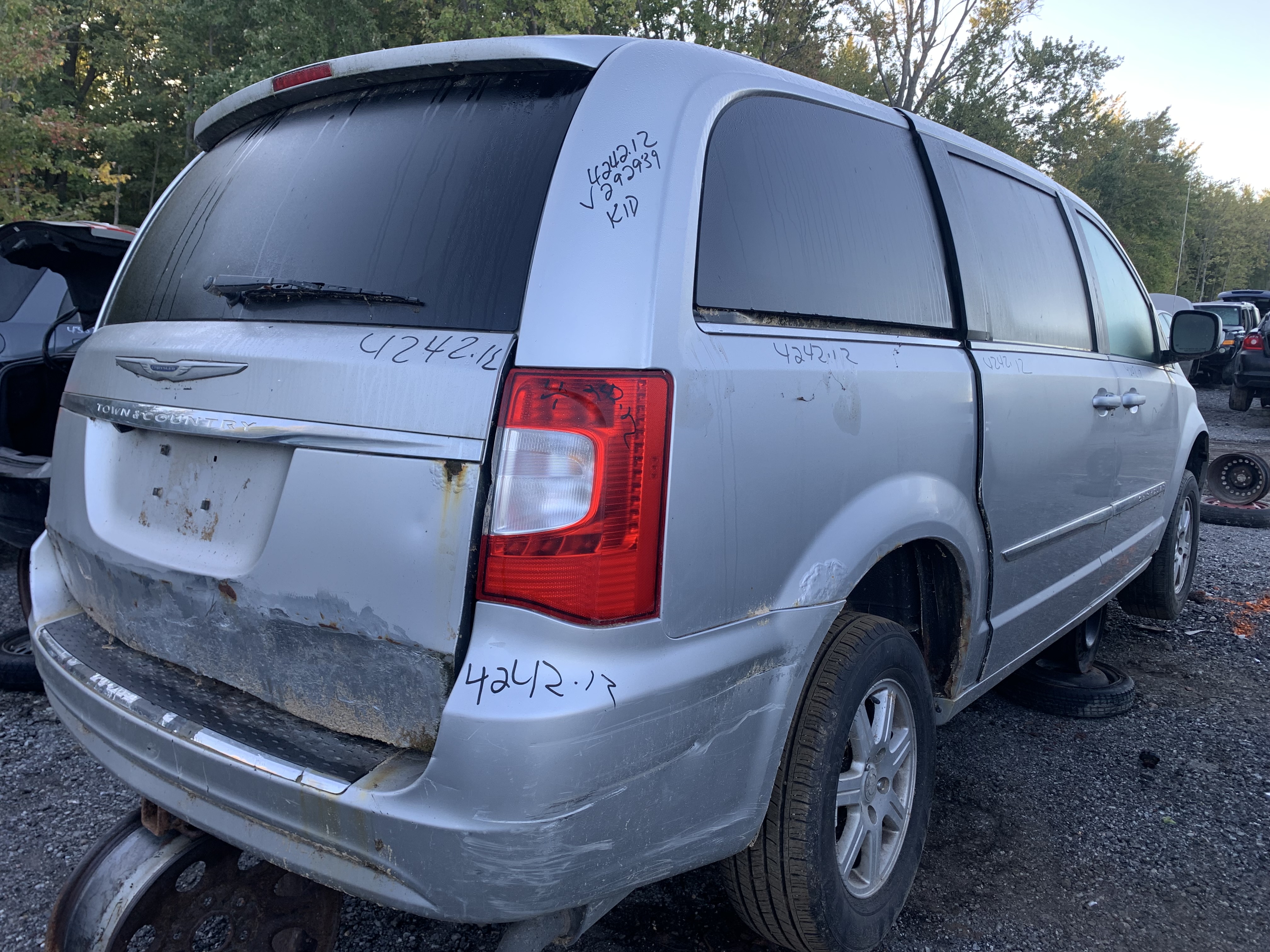 CHRYSLER TOWN &amp; COUNTRY 2012