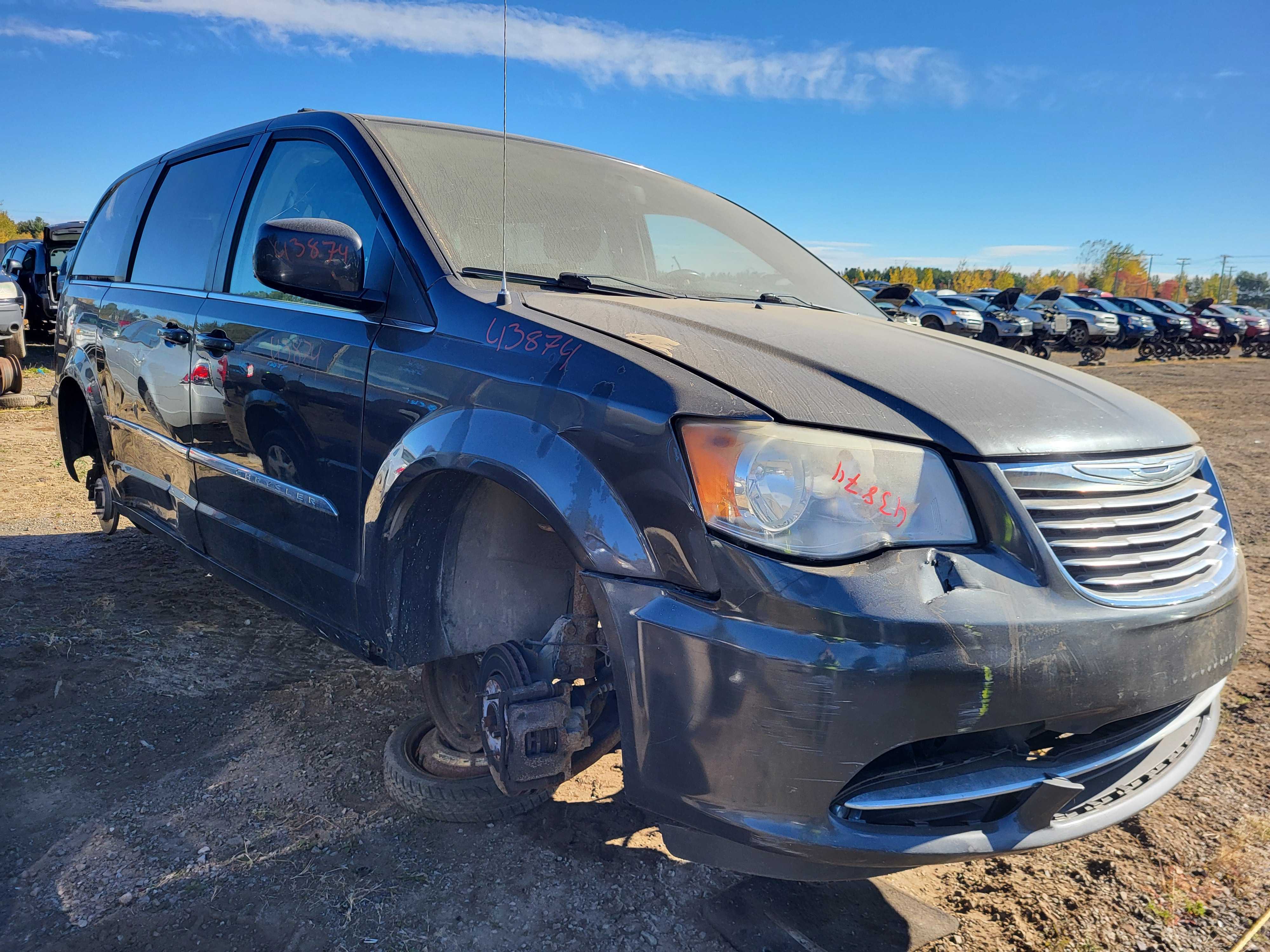 CHRYSLER TOWN &amp; COUNTRY 2012