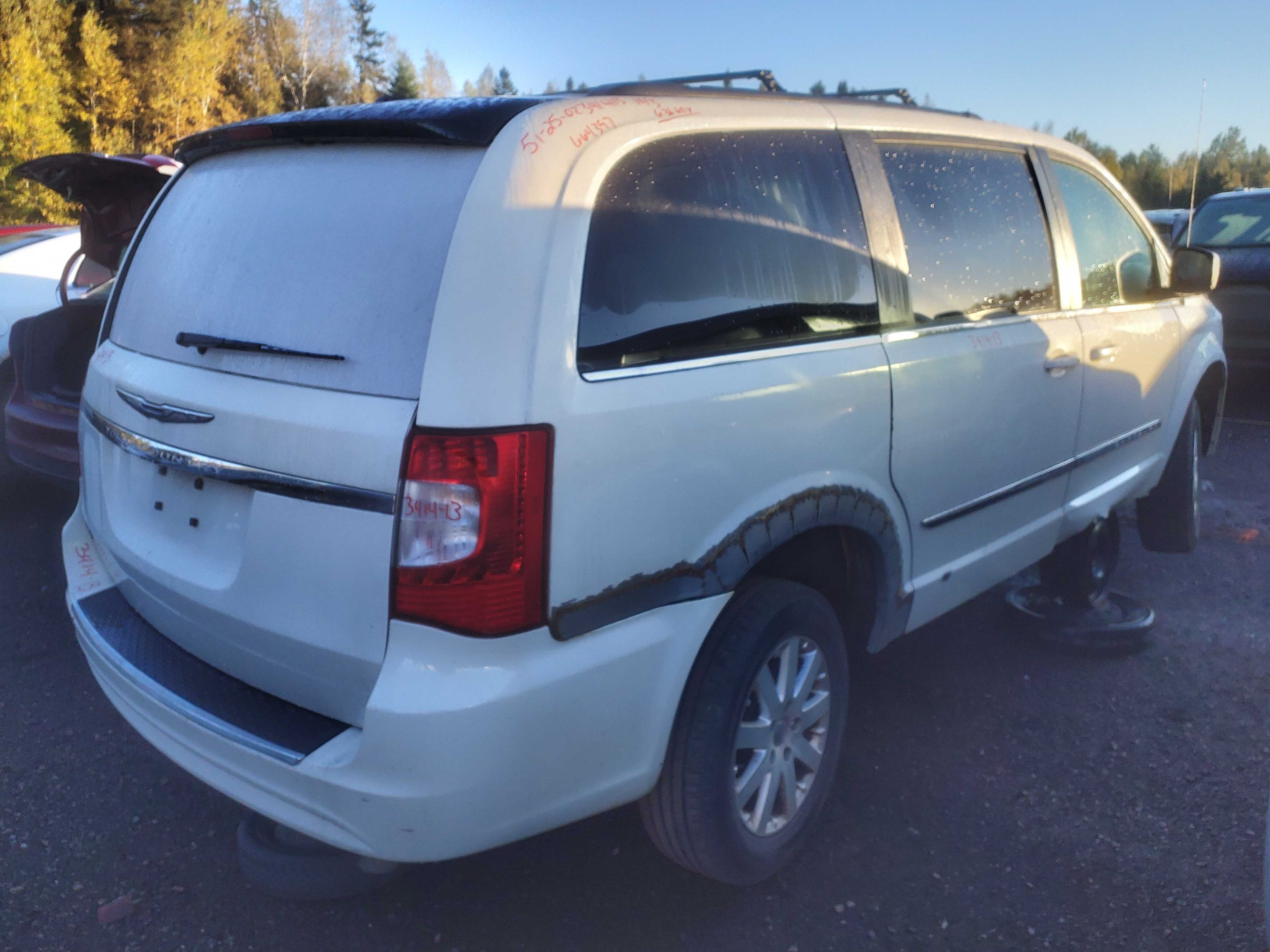 CHRYSLER TOWN &amp; COUNTRY 2013