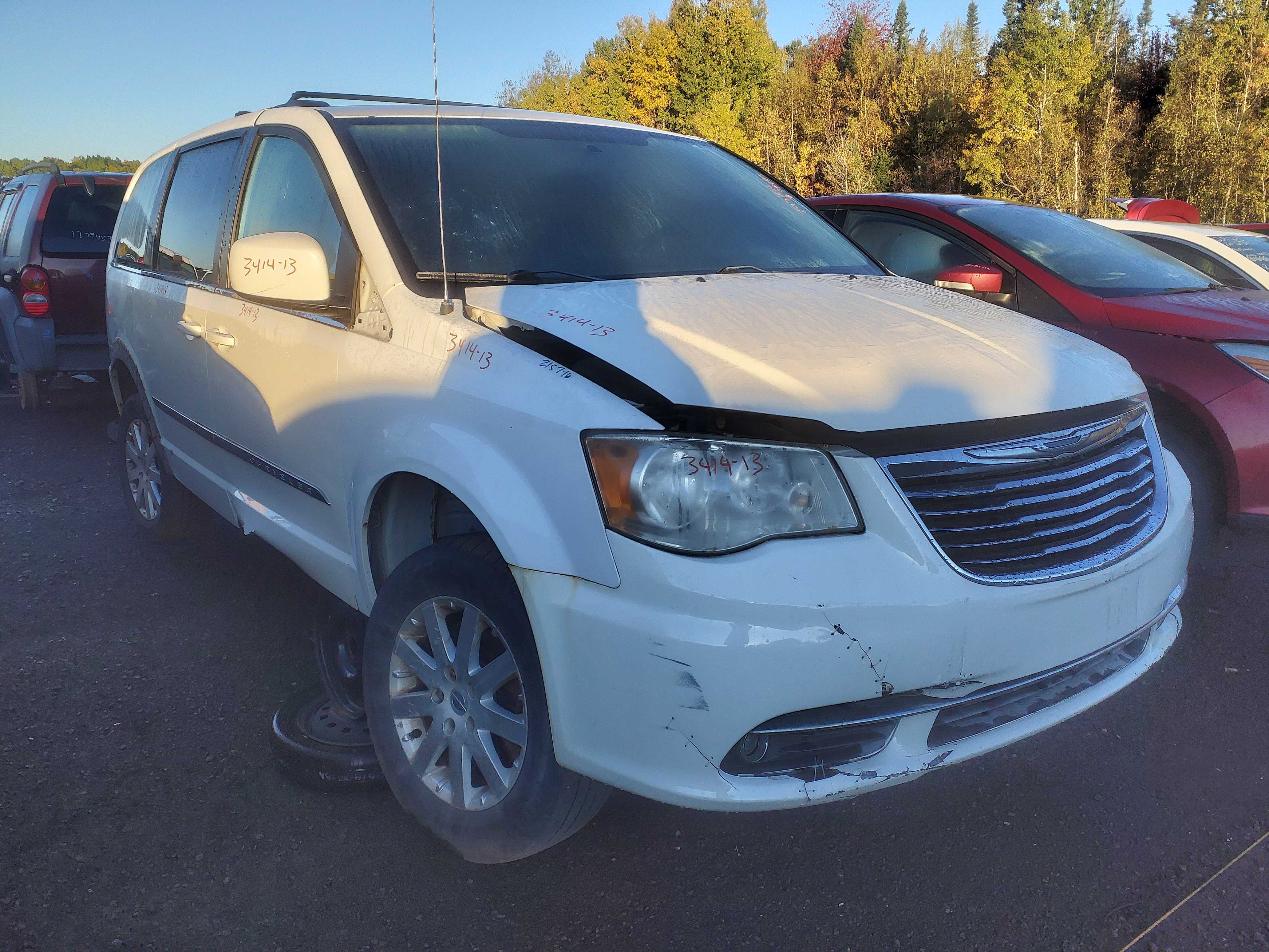 CHRYSLER TOWN &amp; COUNTRY 2013