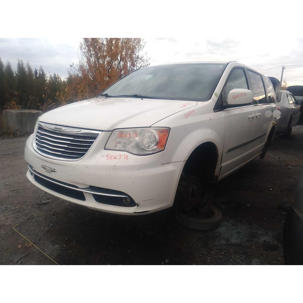 CHRYSLER TOWN & COUNTRY 2013