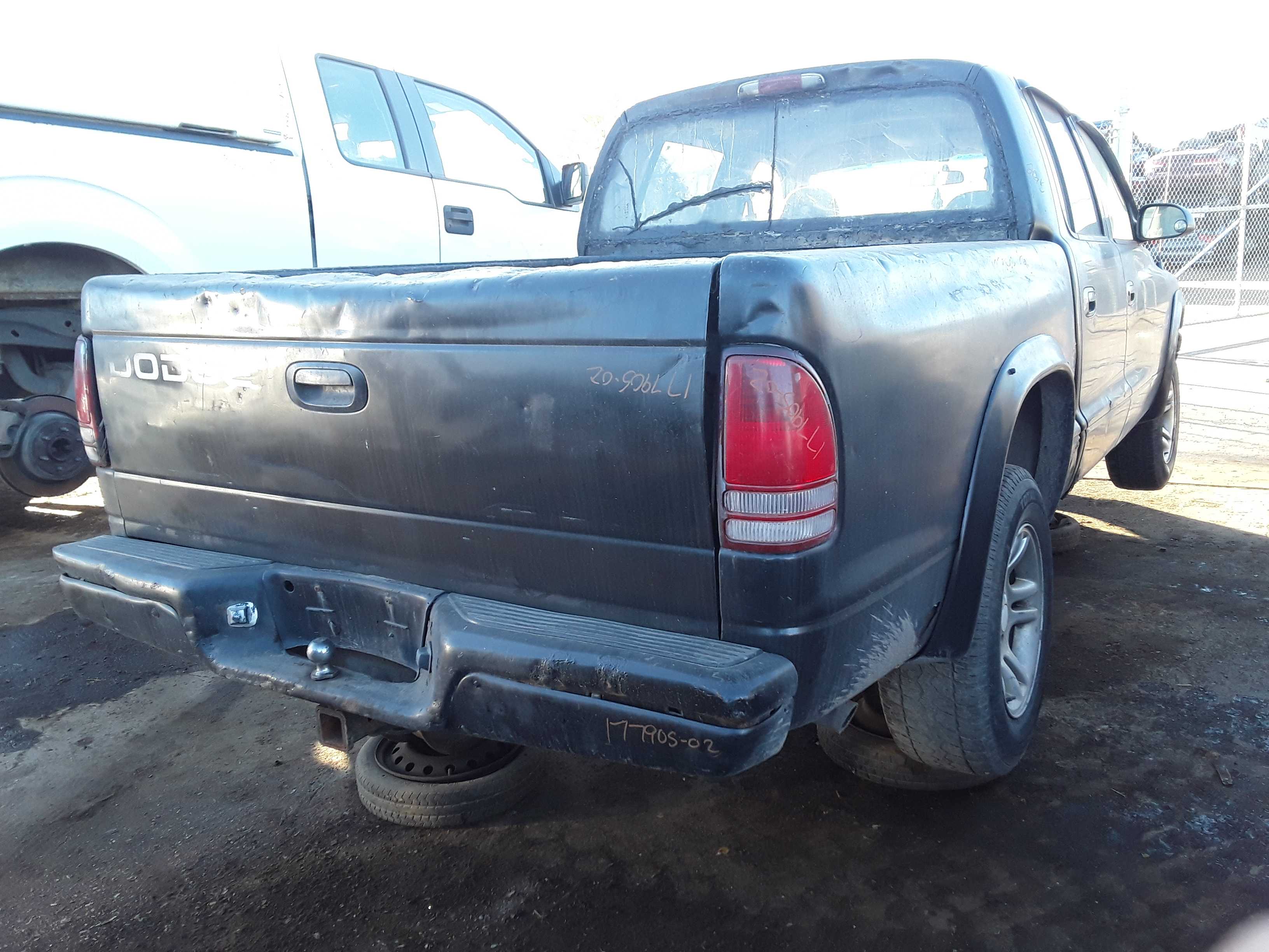 DODGE DAKOTA 2002
