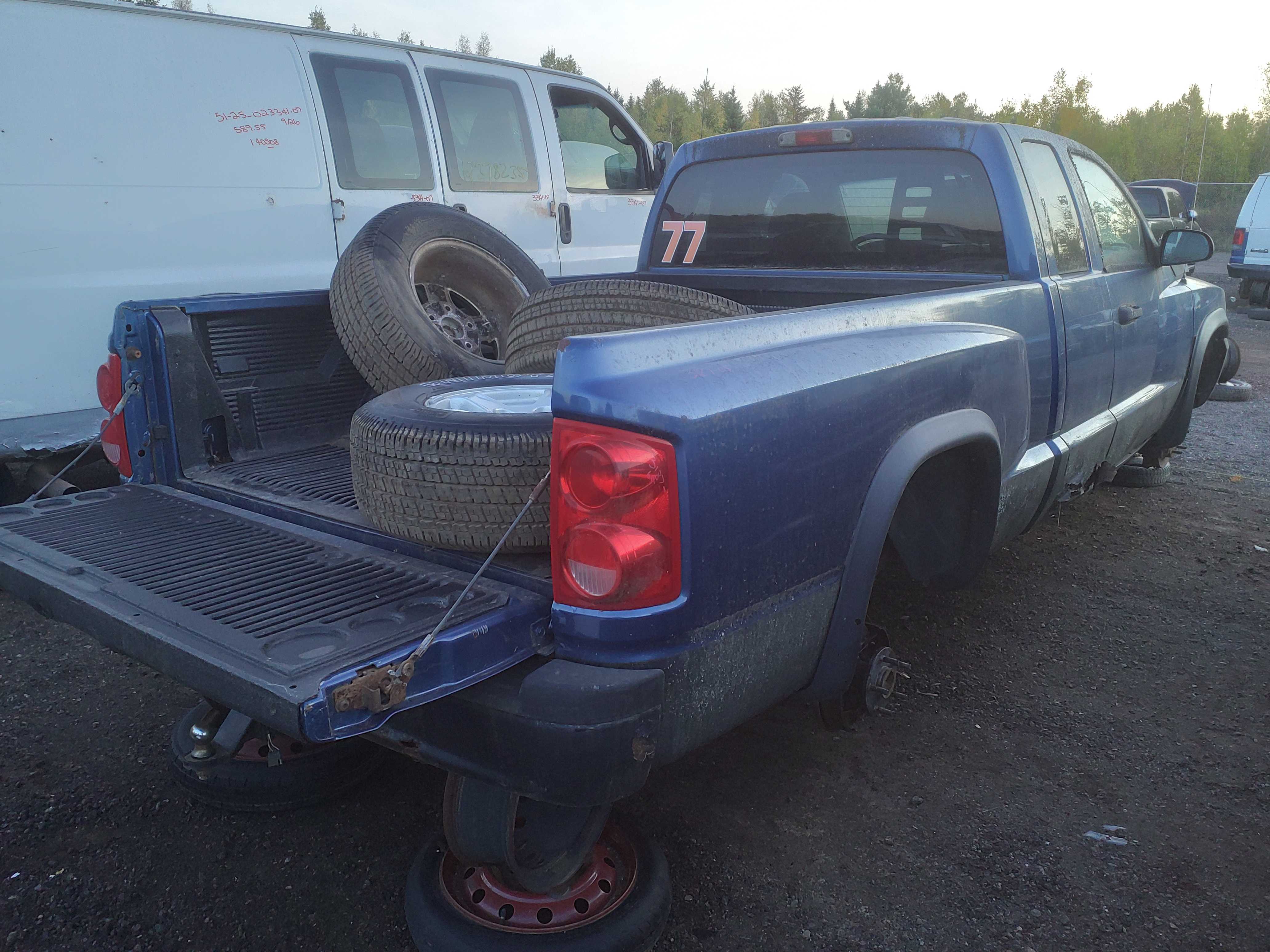 DODGE DAKOTA 2005