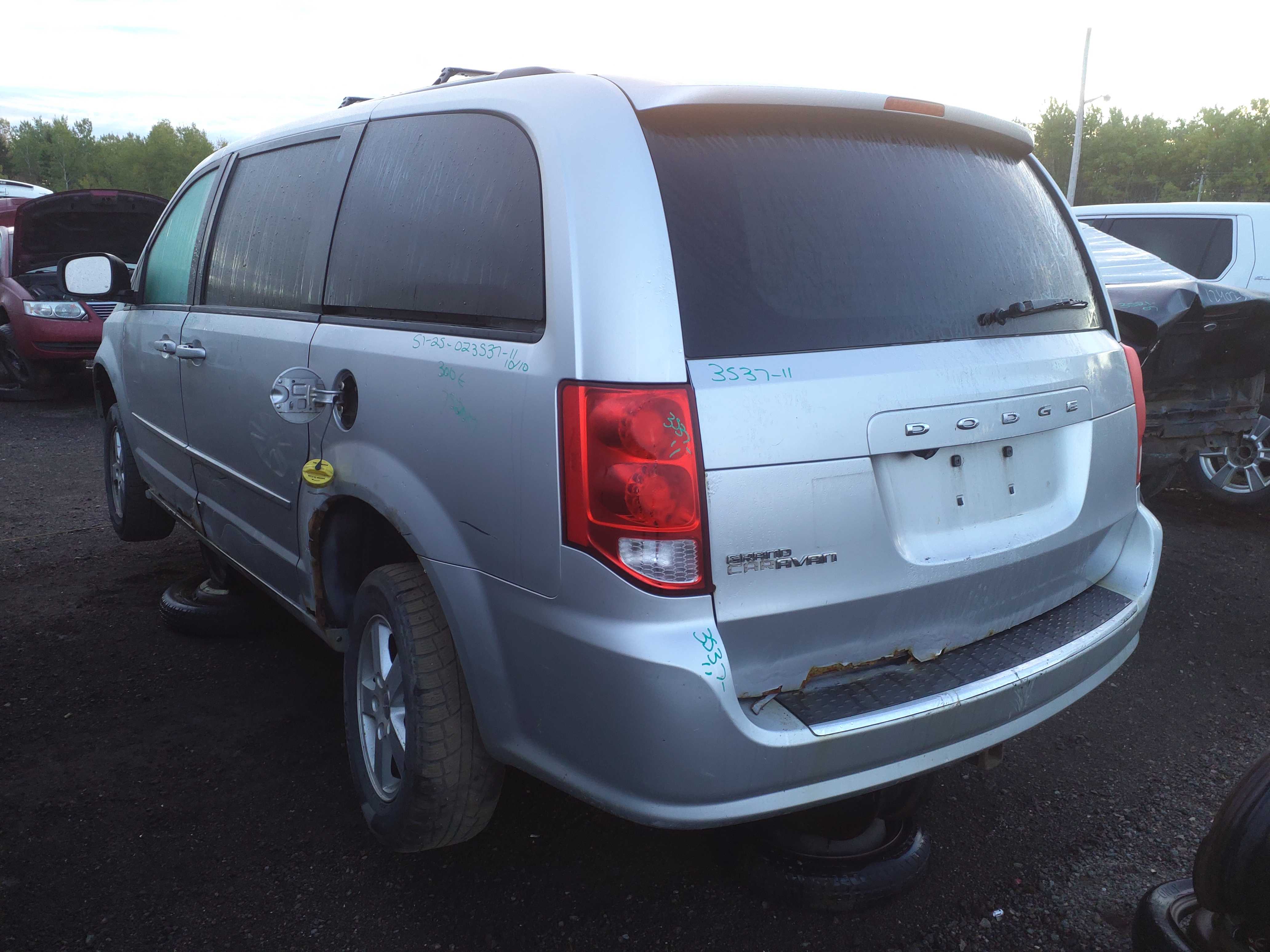 DODGE GRAND CARAVAN 2011