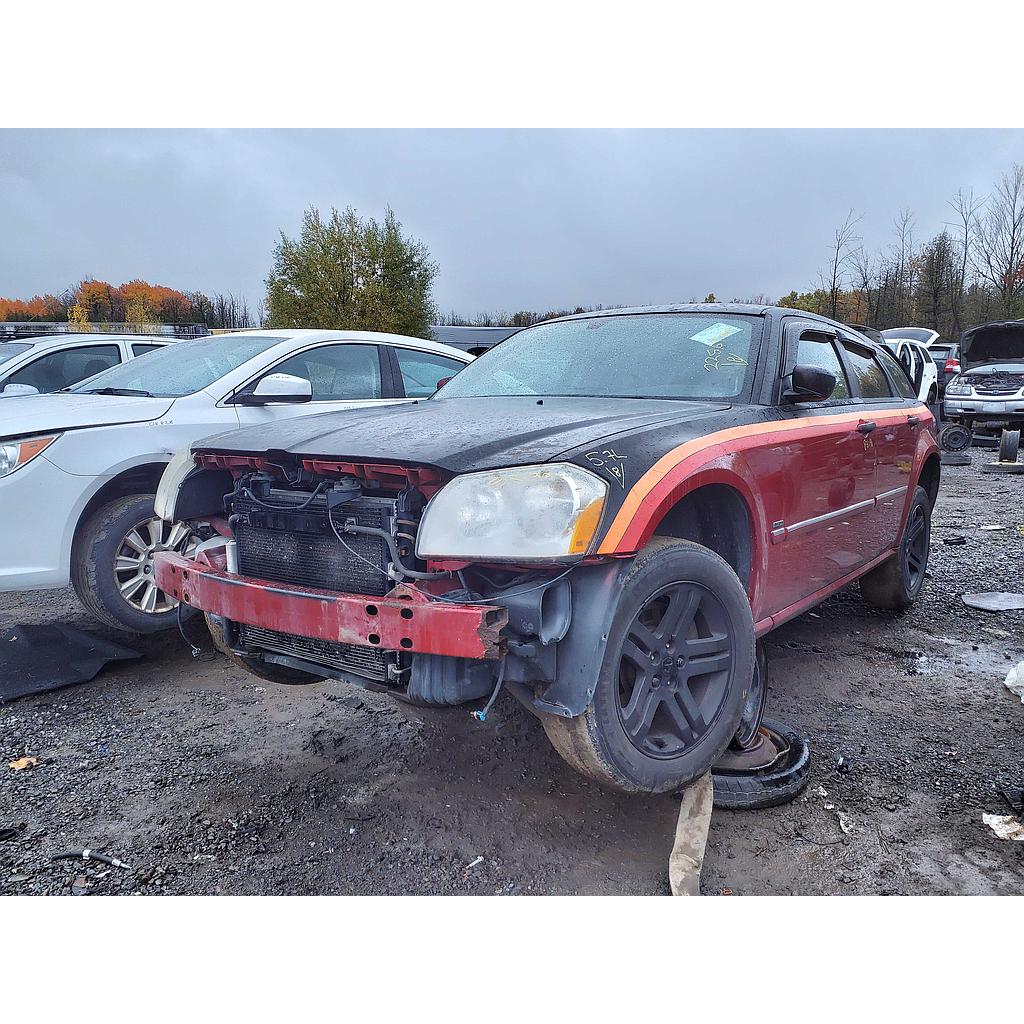 DODGE MAGNUM 2005