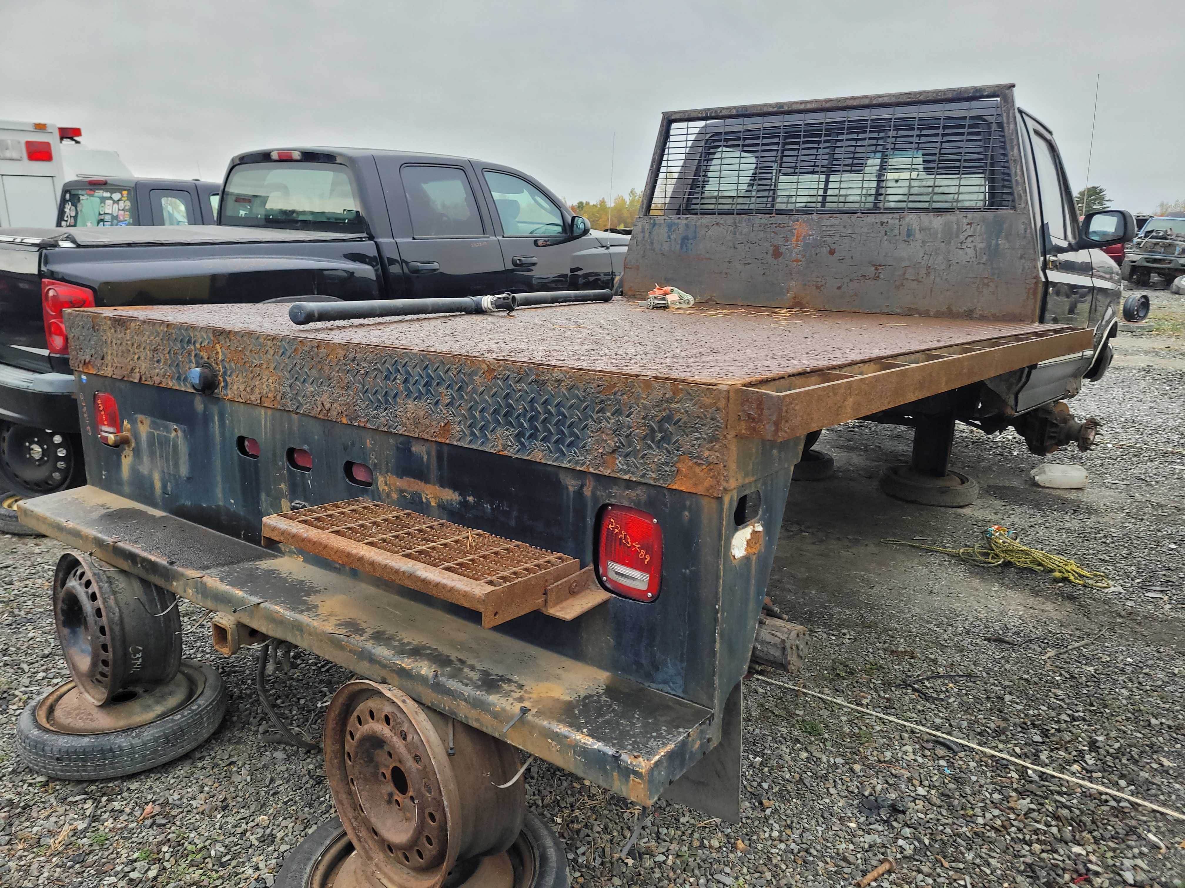 FORD 1 TON TRUCKS 1989