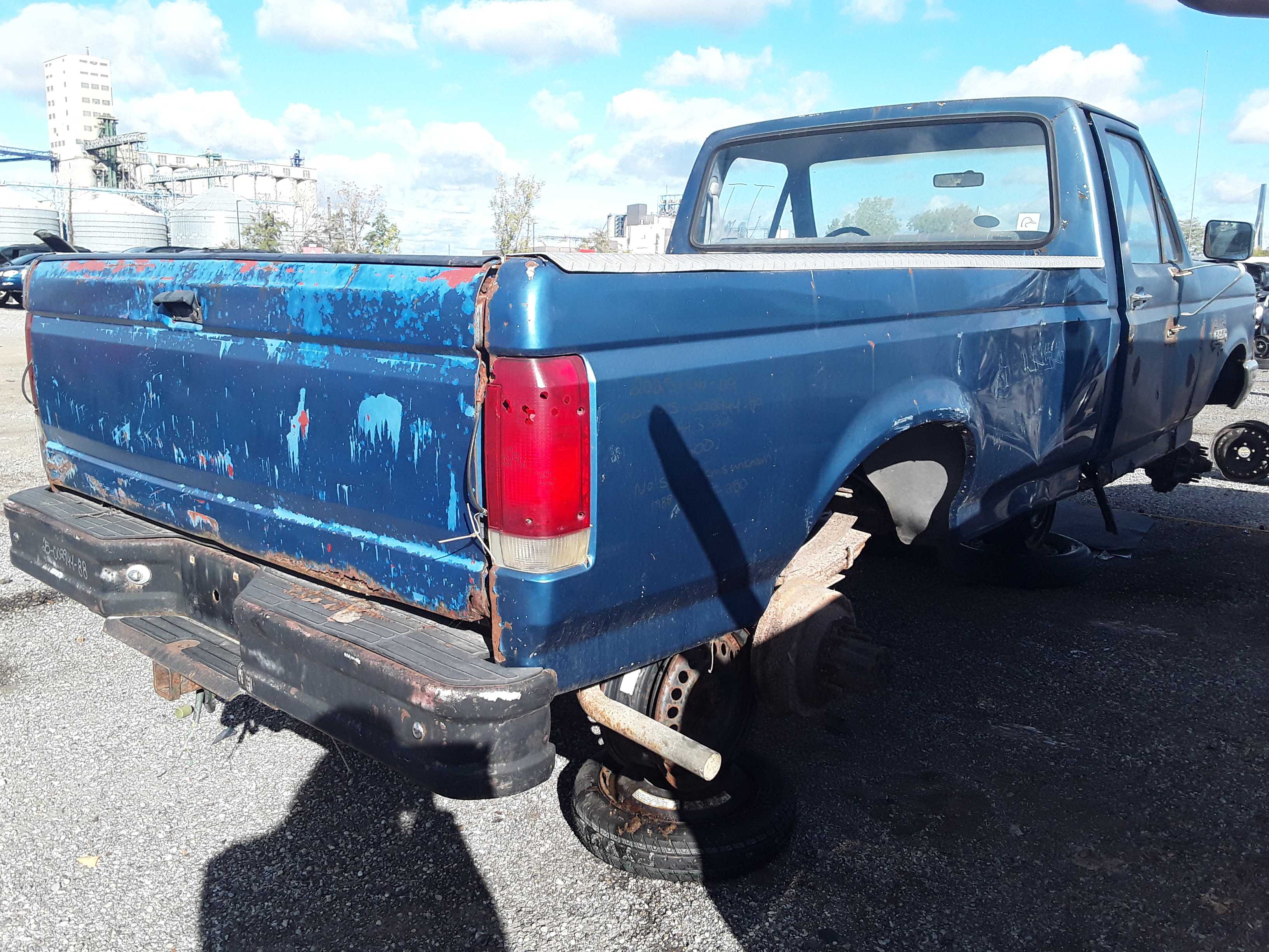 FORD 3/4 TON TRUCKS 1988