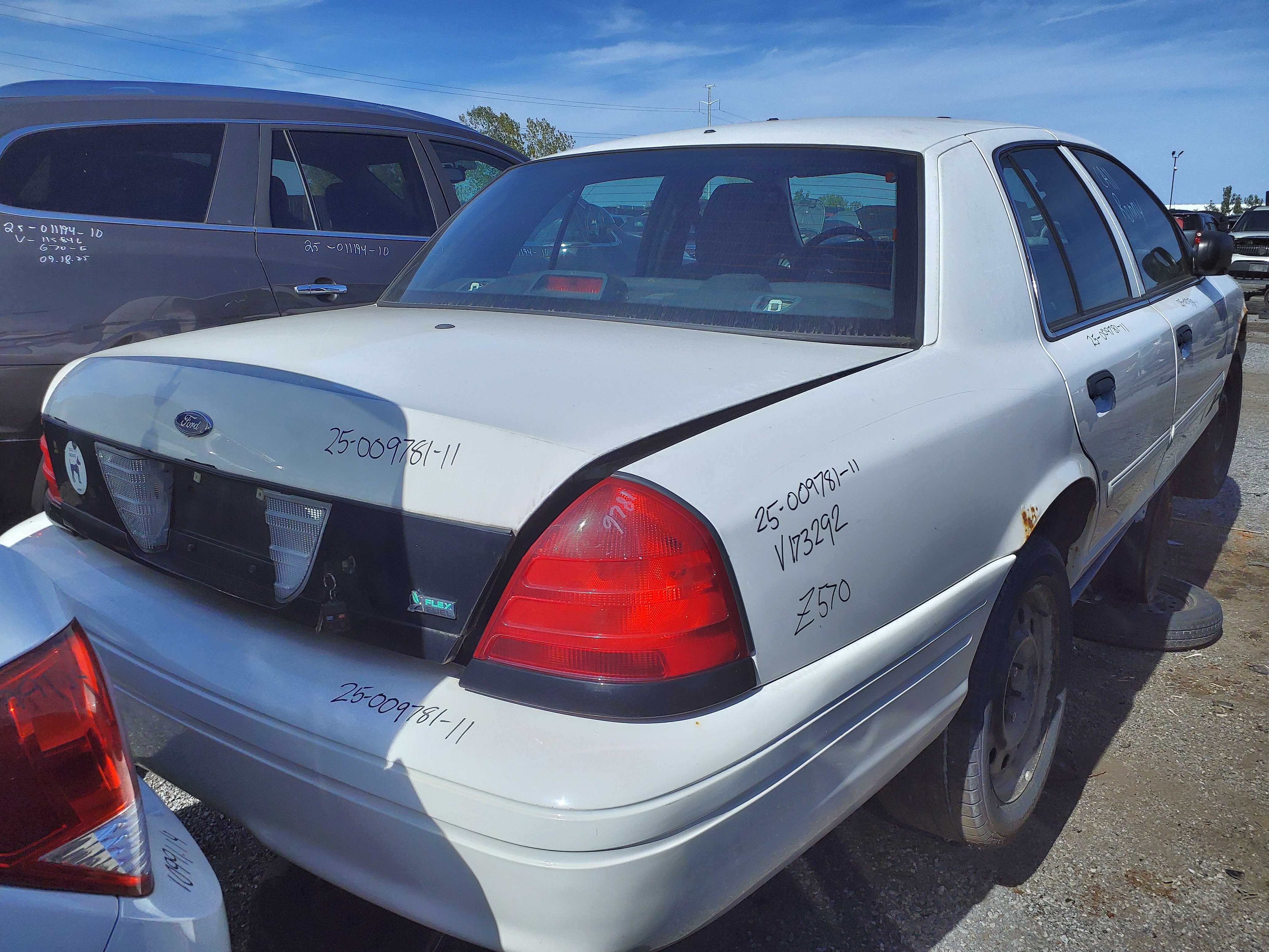 FORD POLICE INTERCEPTOR 2011