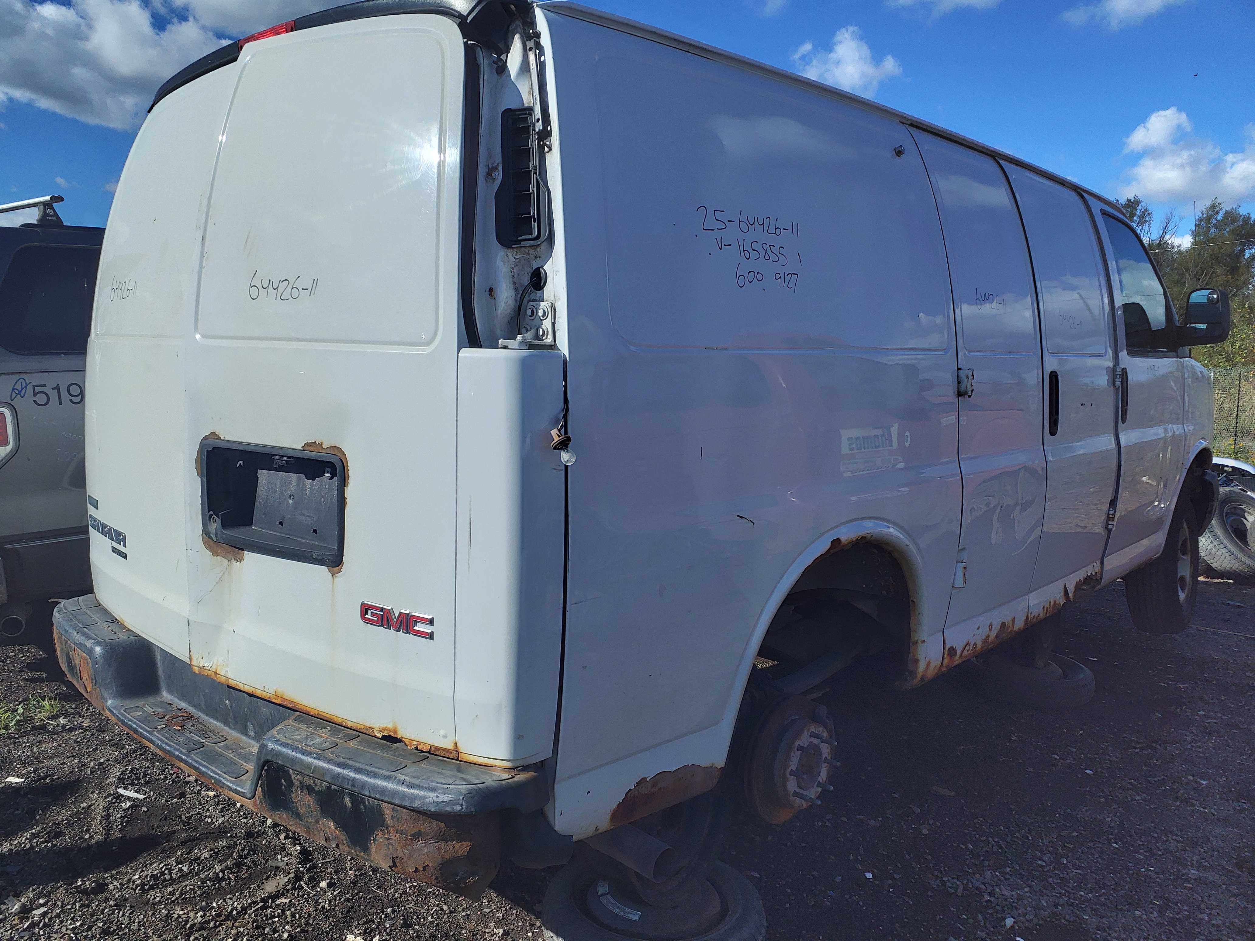 GMC SAVANA CARGO 2011