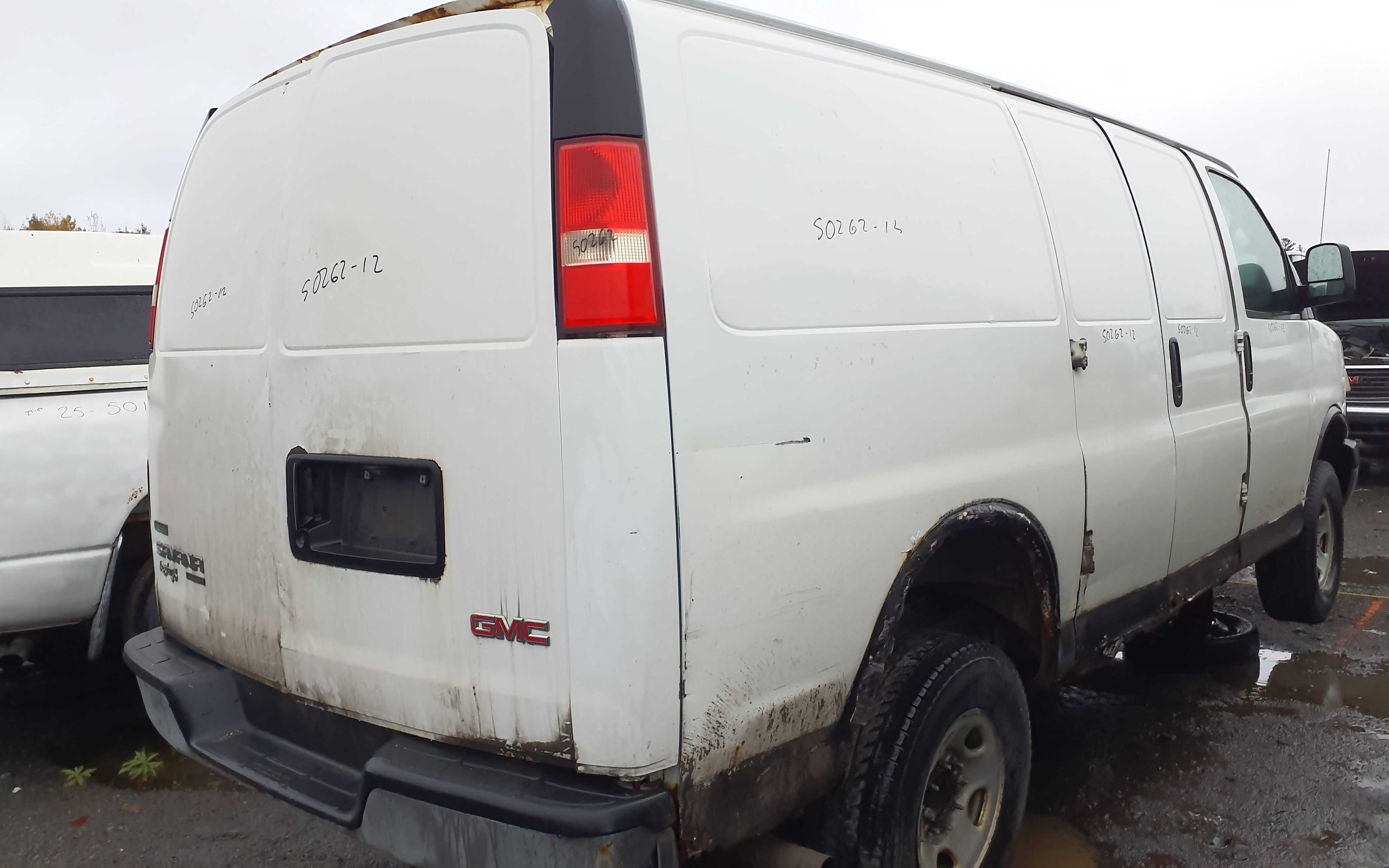 GMC SAVANA CARGO 2012