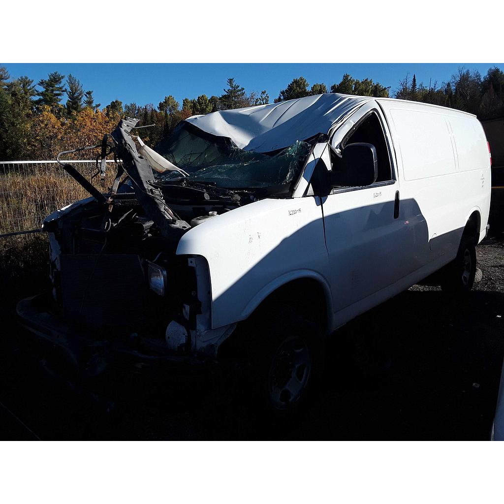 GMC SAVANA CARGO 2015