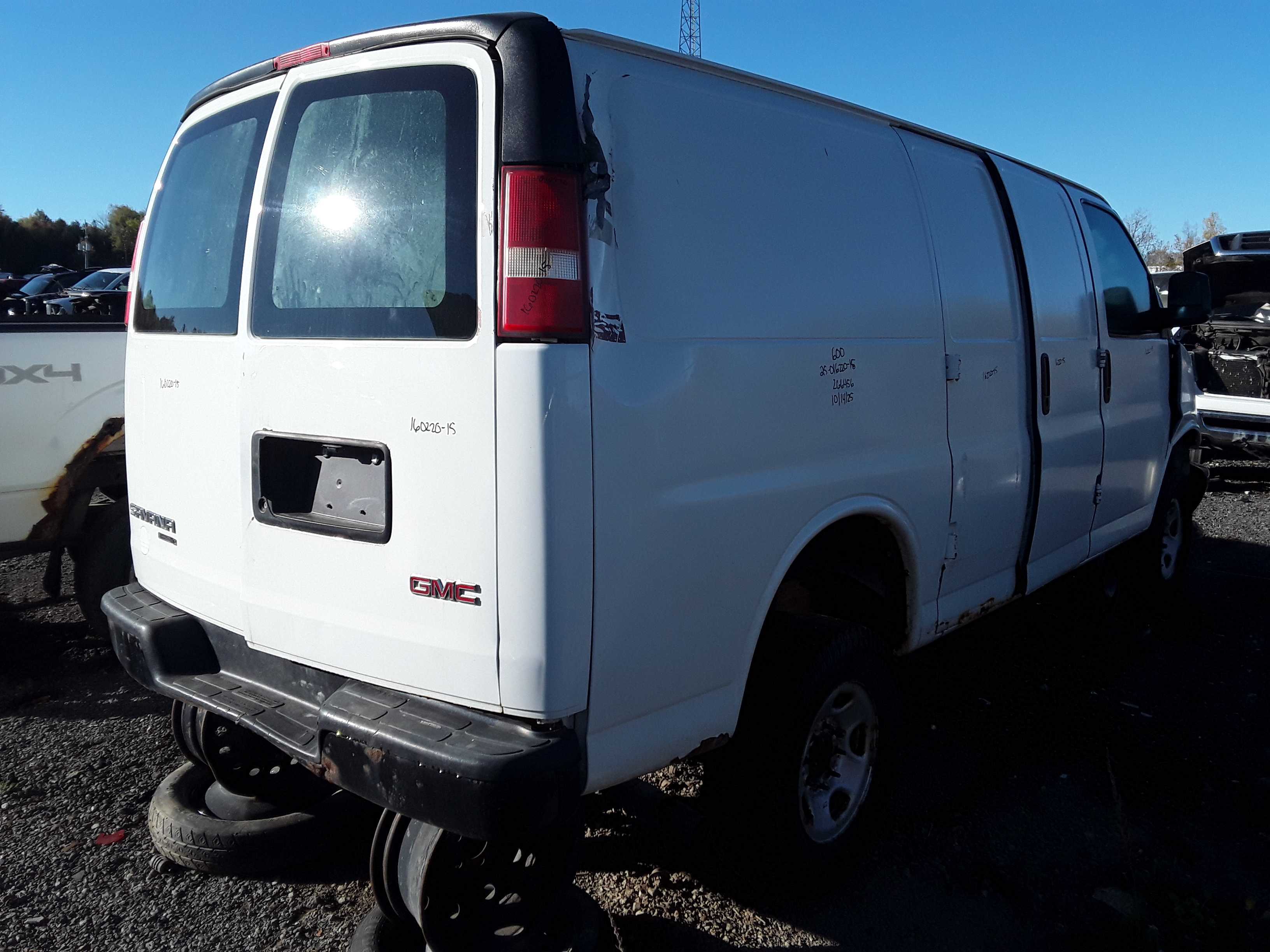 GMC SAVANA CARGO 2015