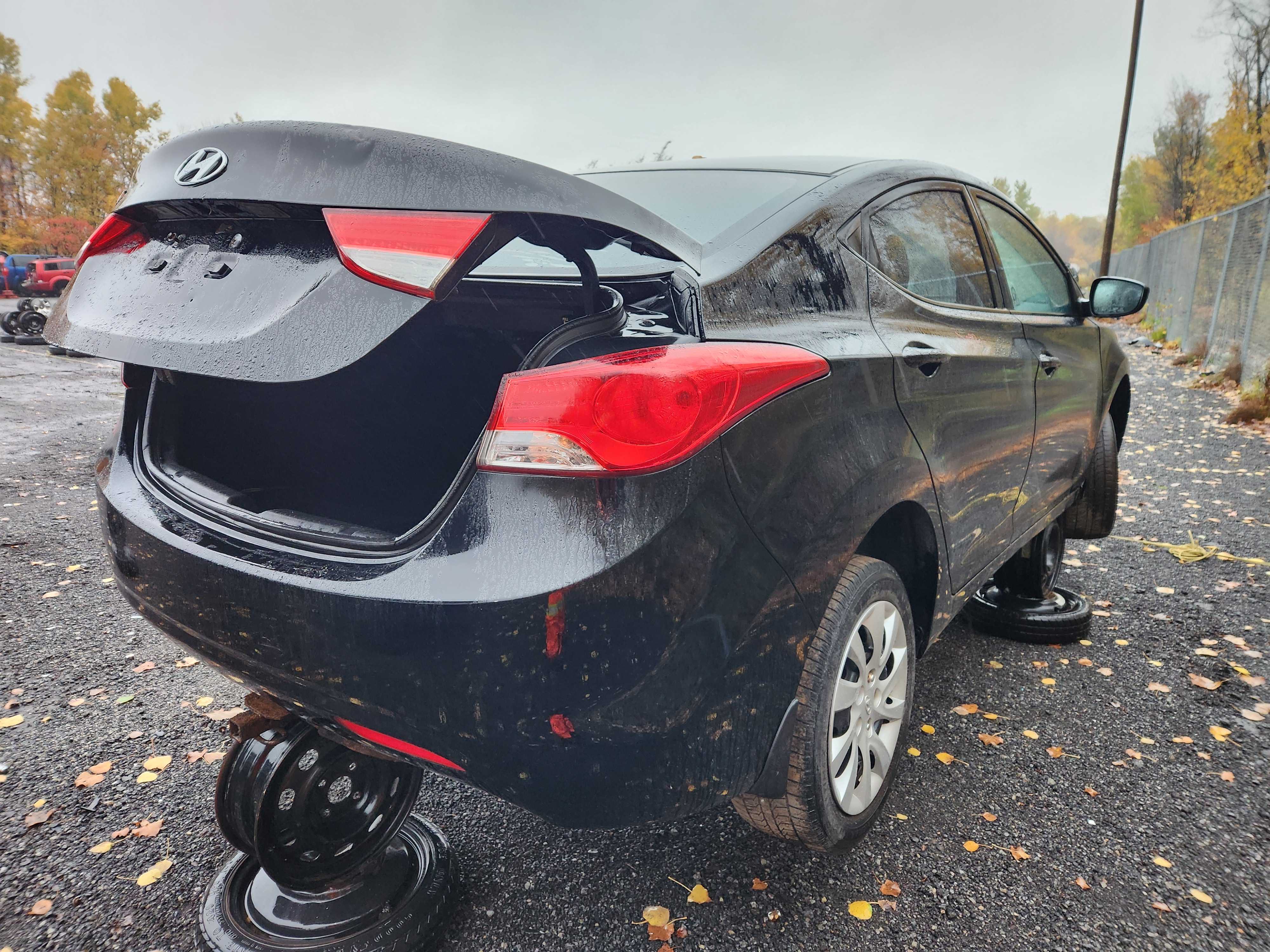 HYUNDAI ELANTRA 2011
