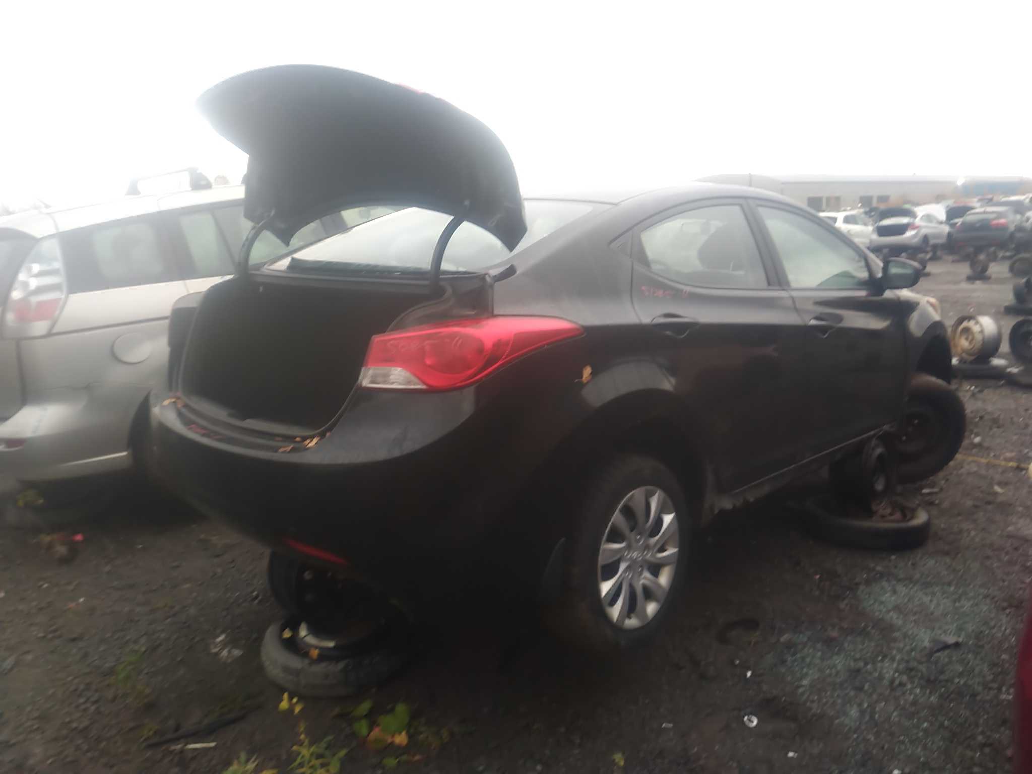 HYUNDAI ELANTRA 2011