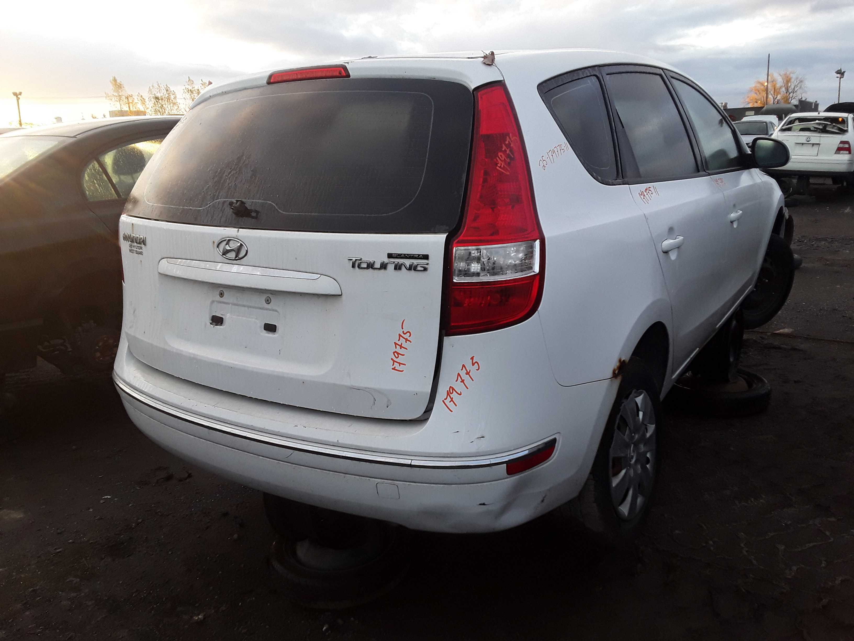 HYUNDAI ELANTRA 2011