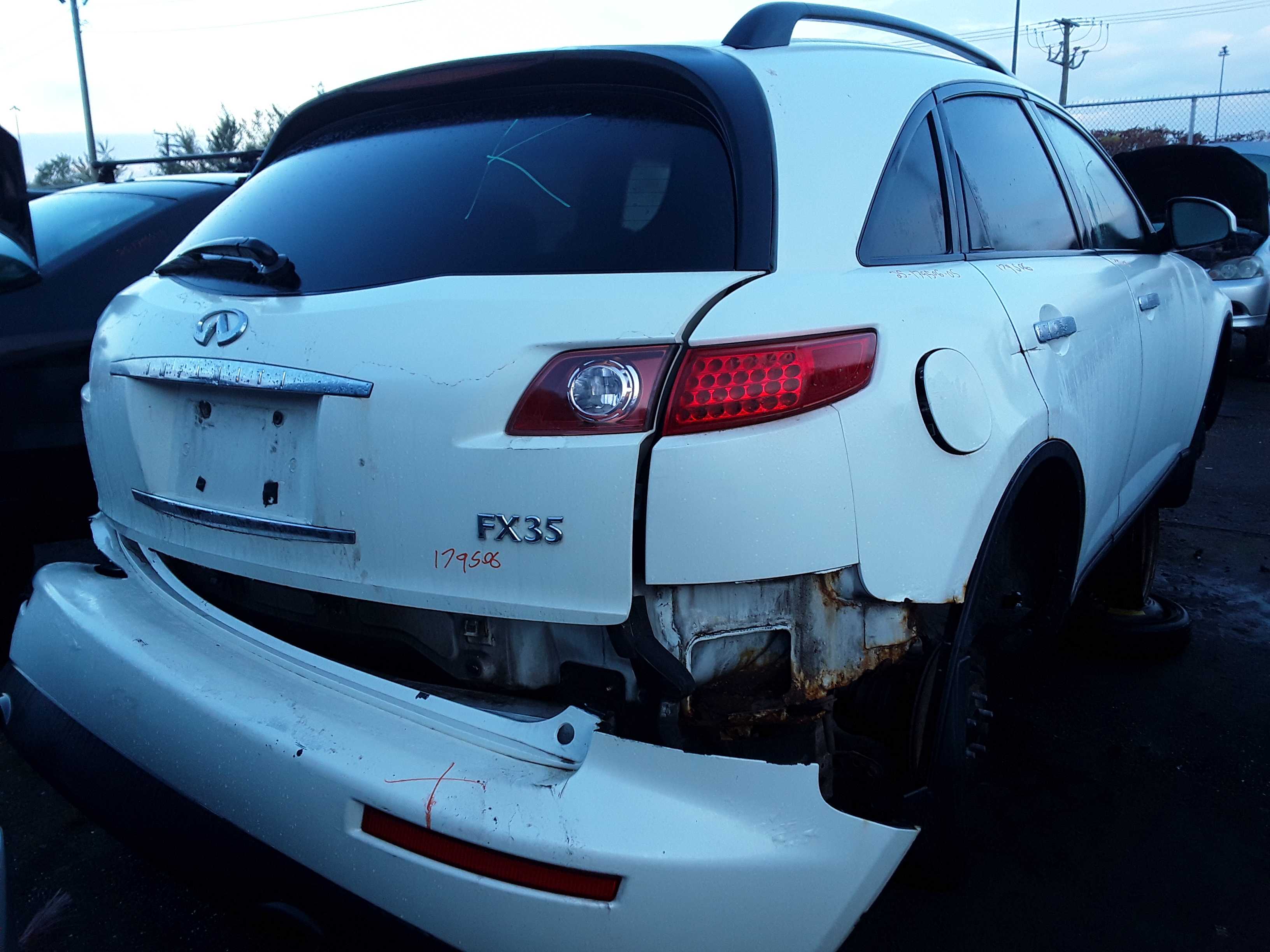 INFINITI FX35 2005