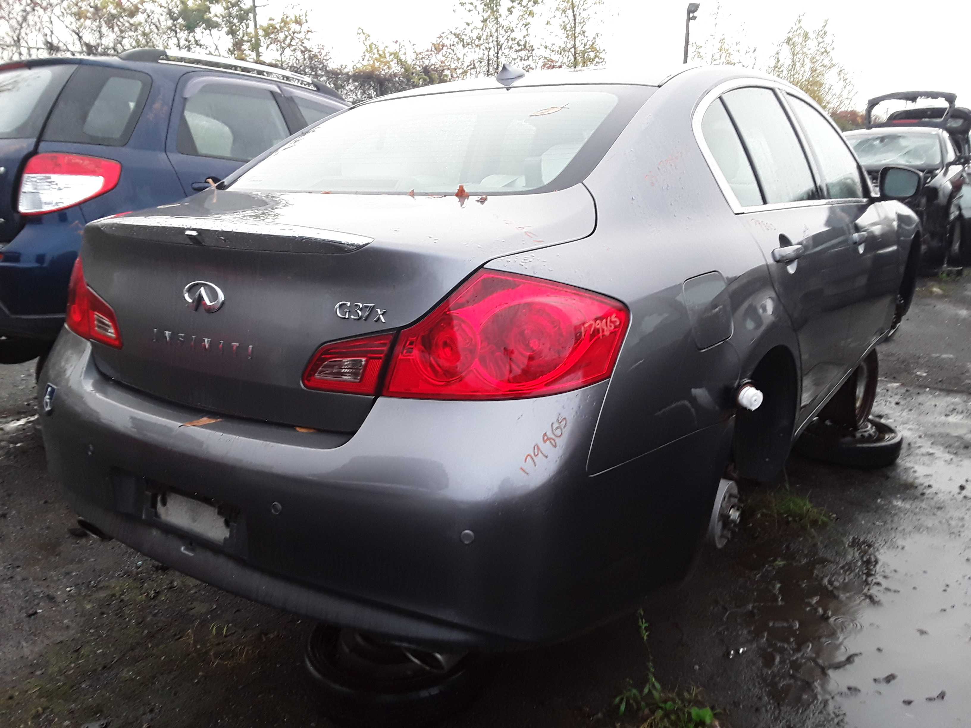 INFINITI G37 SEDAN 2010