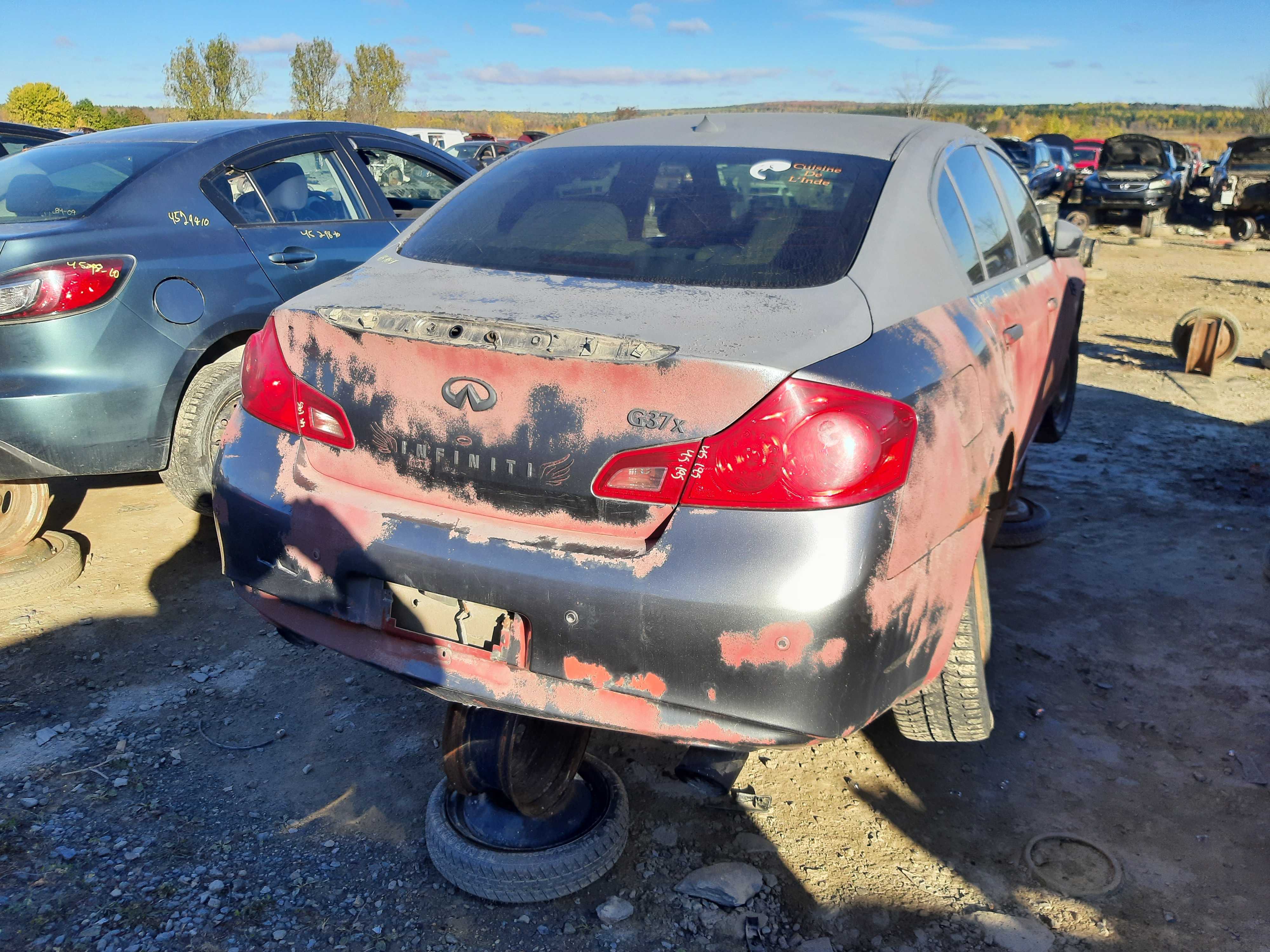 INFINITI G37 SEDAN 2011