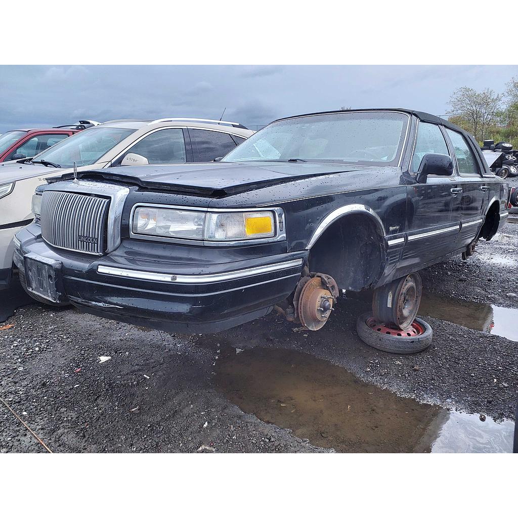LINCOLN TOWN CAR 1997