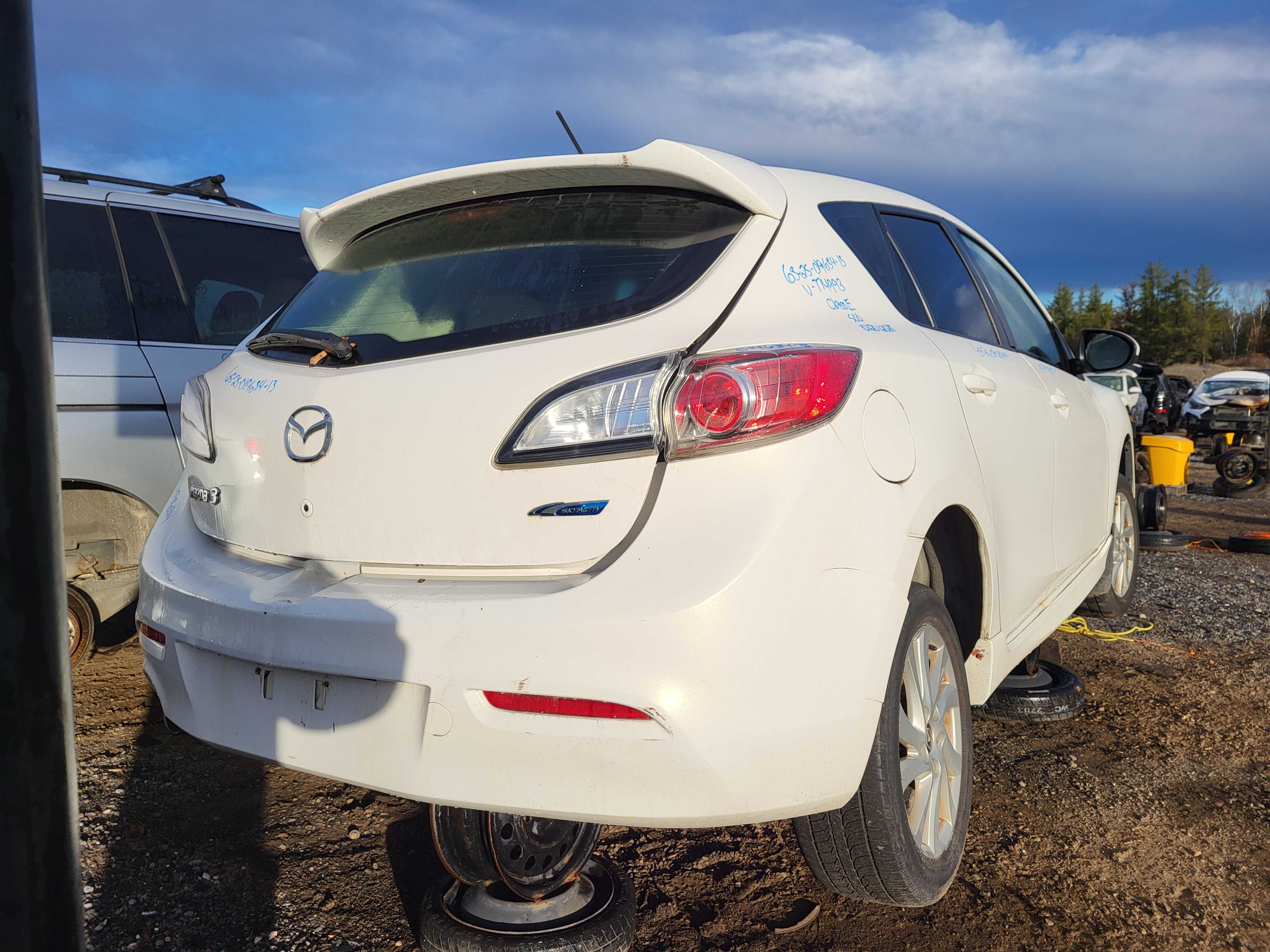 MAZDA MAZDA3 2013