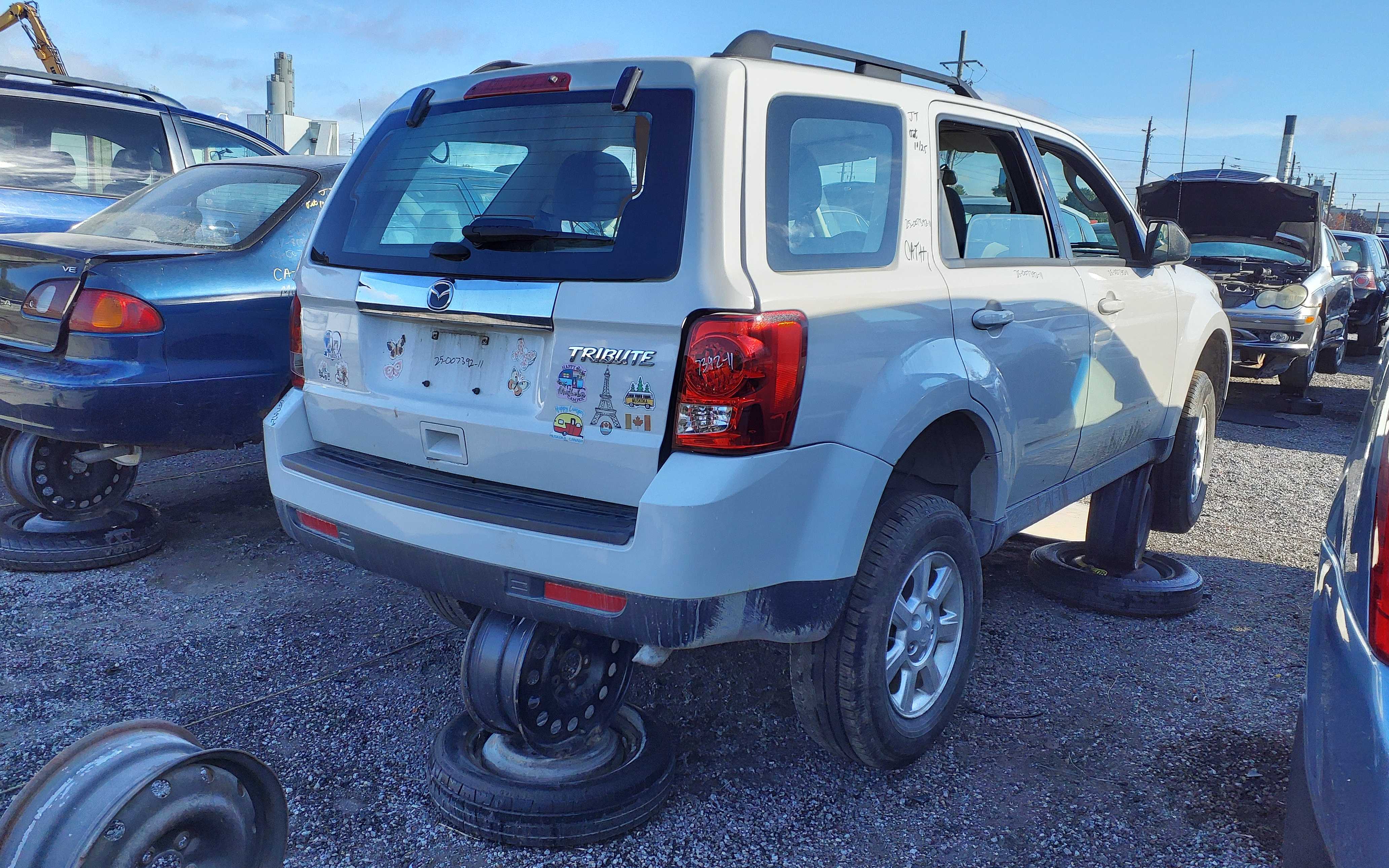 MAZDA TRIBUTE 2011