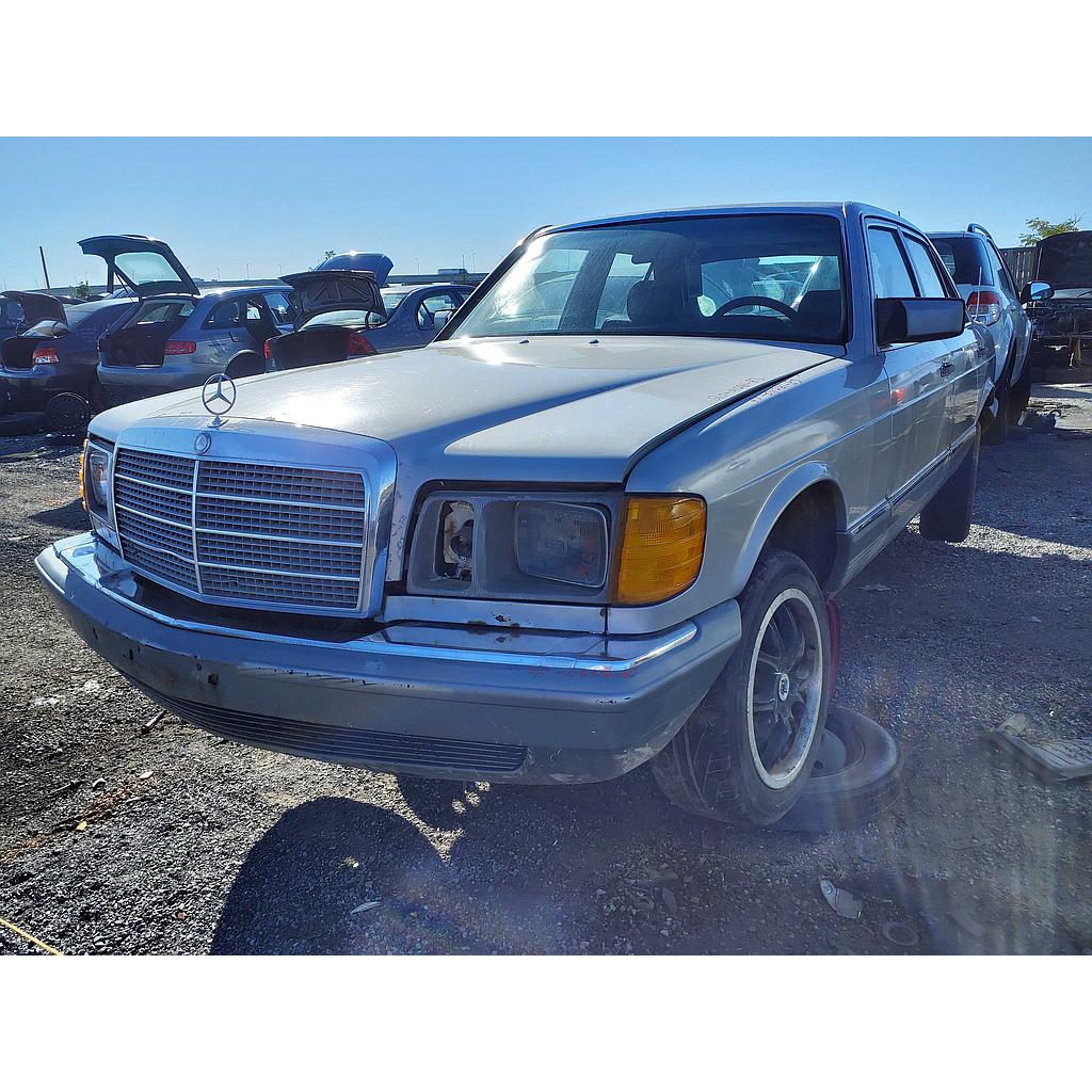 MERCEDES-BENZ 300 SERIES 1983