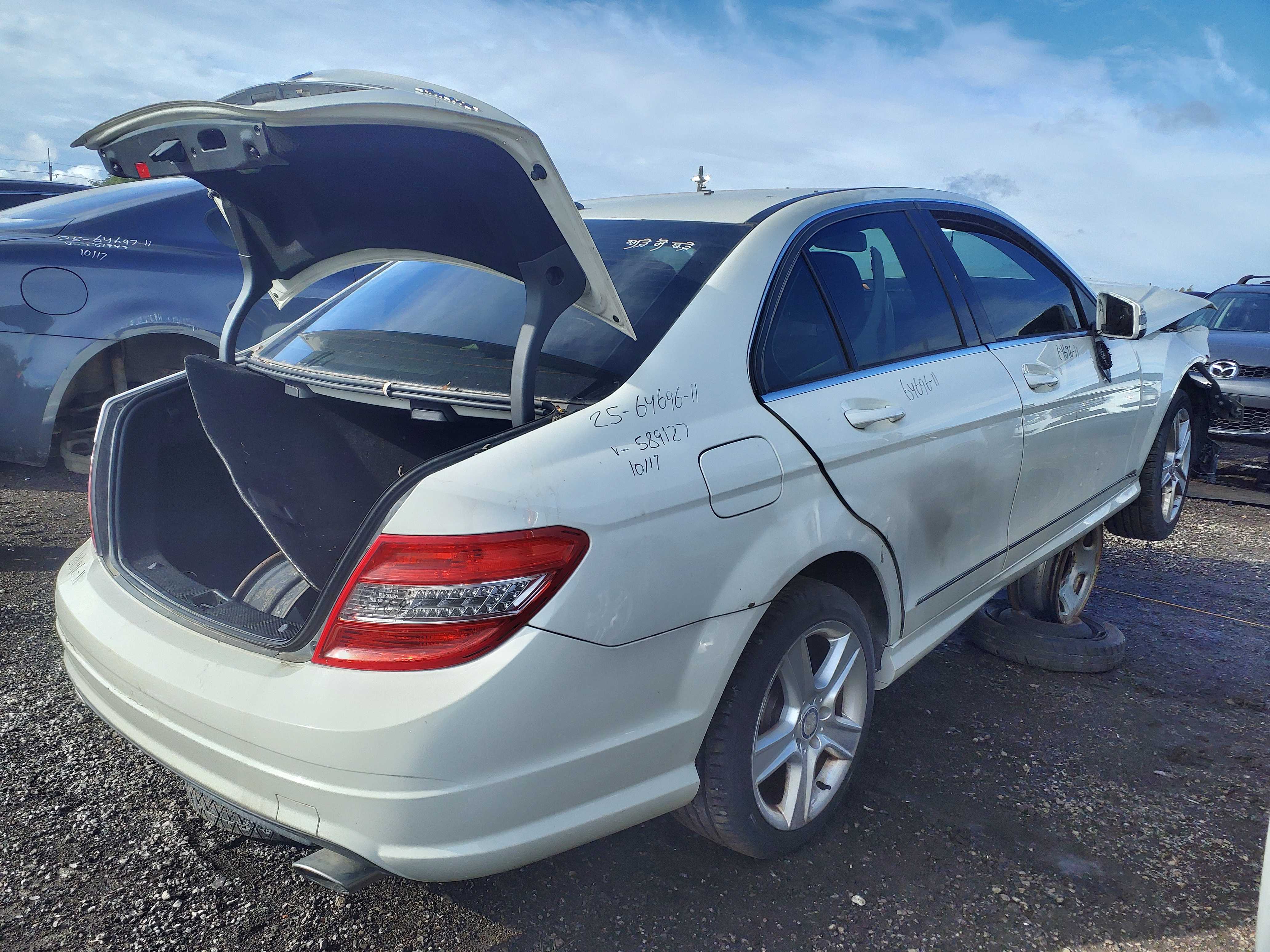 MERCEDES-BENZ C-CLASS 2011