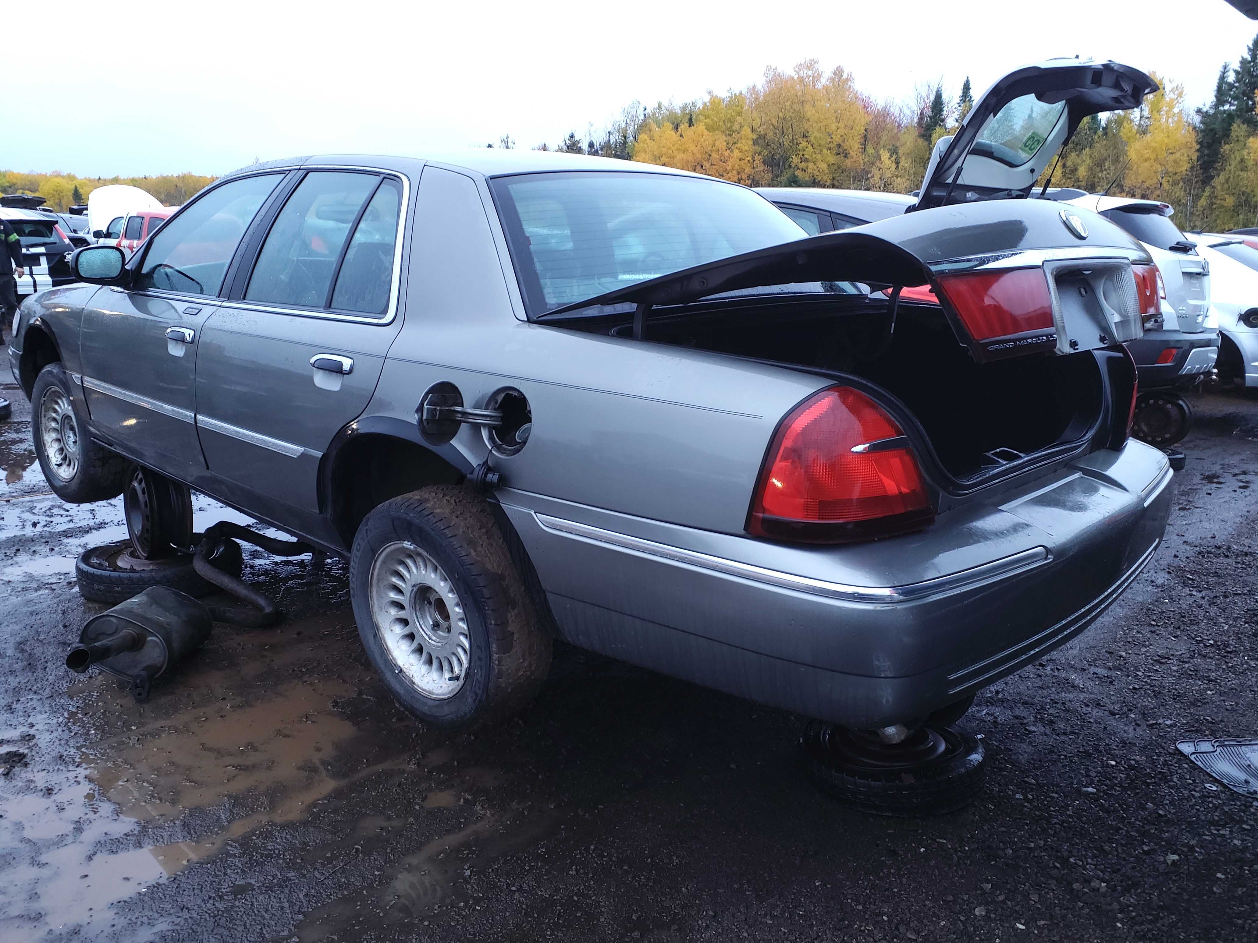MERCURY GRAND MARQUIS 2000