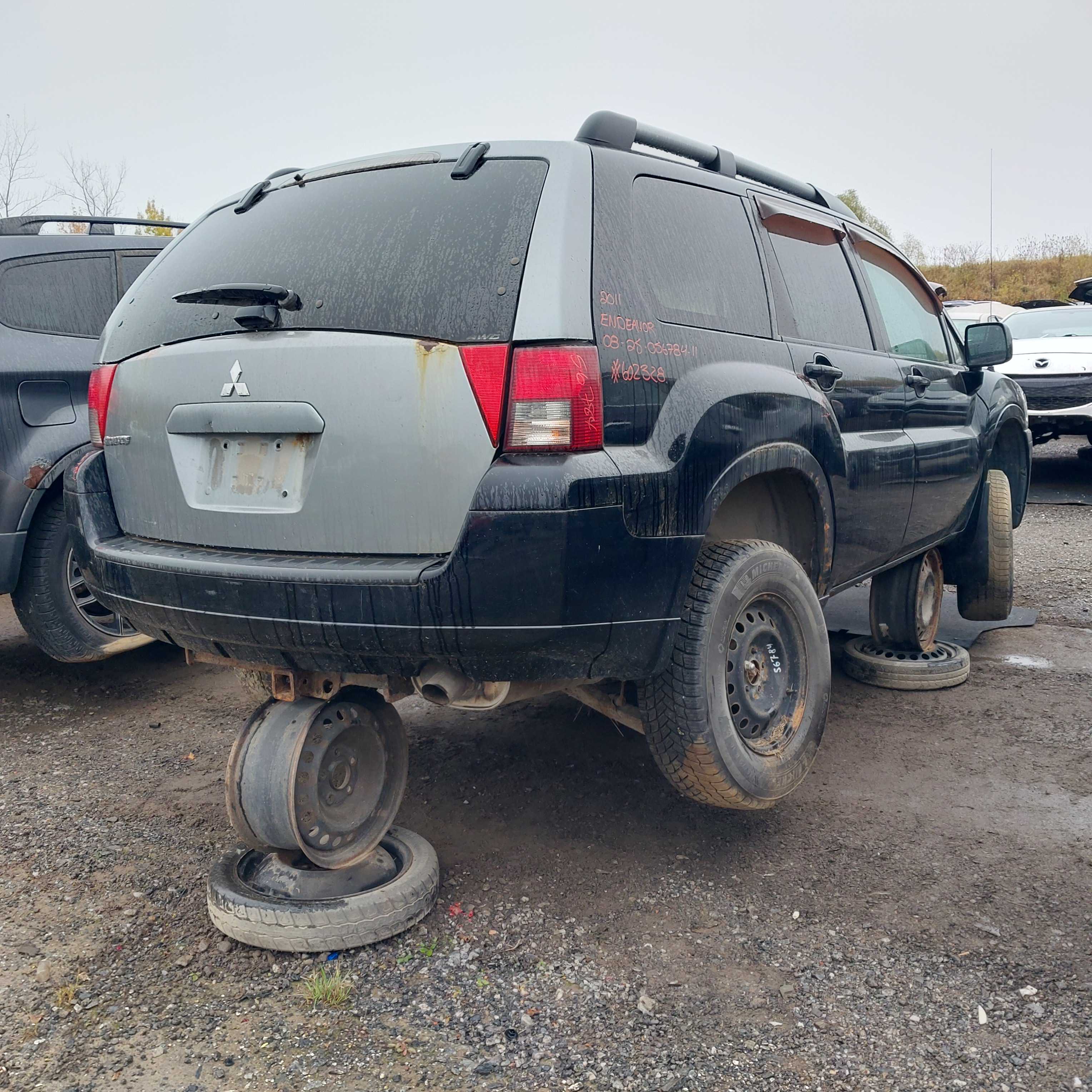 MITSUBISHI ENDEAVOR 2011