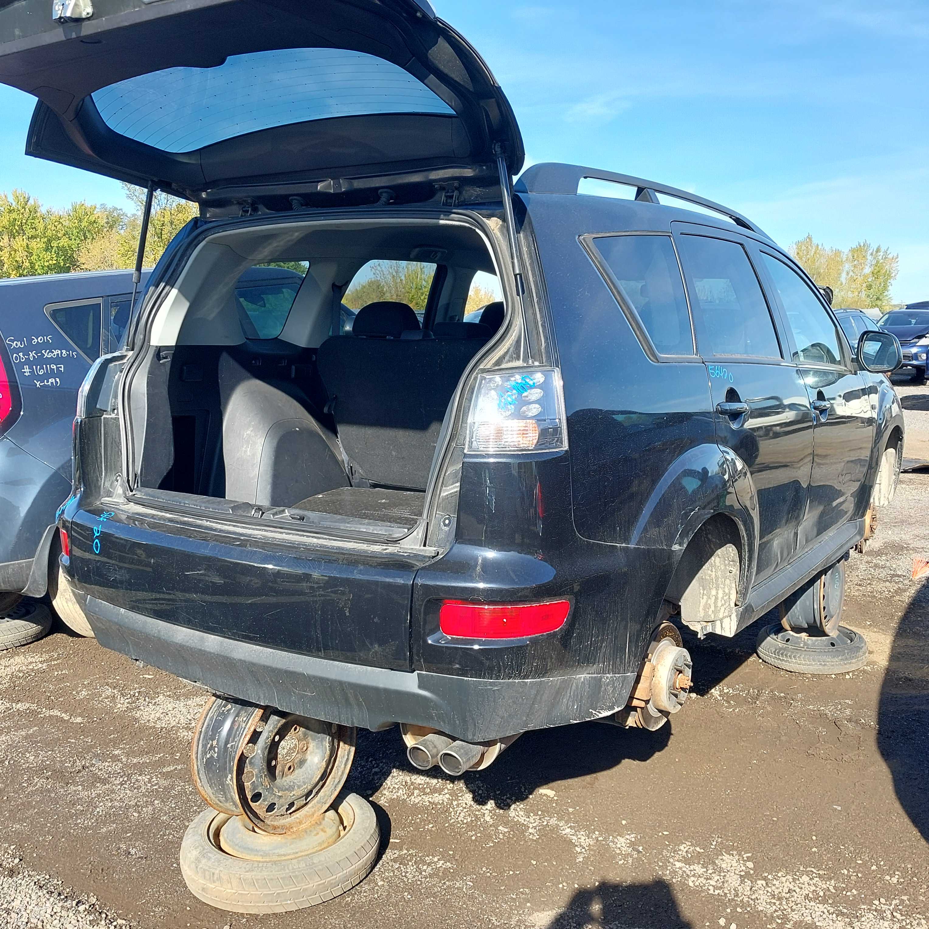 MITSUBISHI OUTLANDER 2010