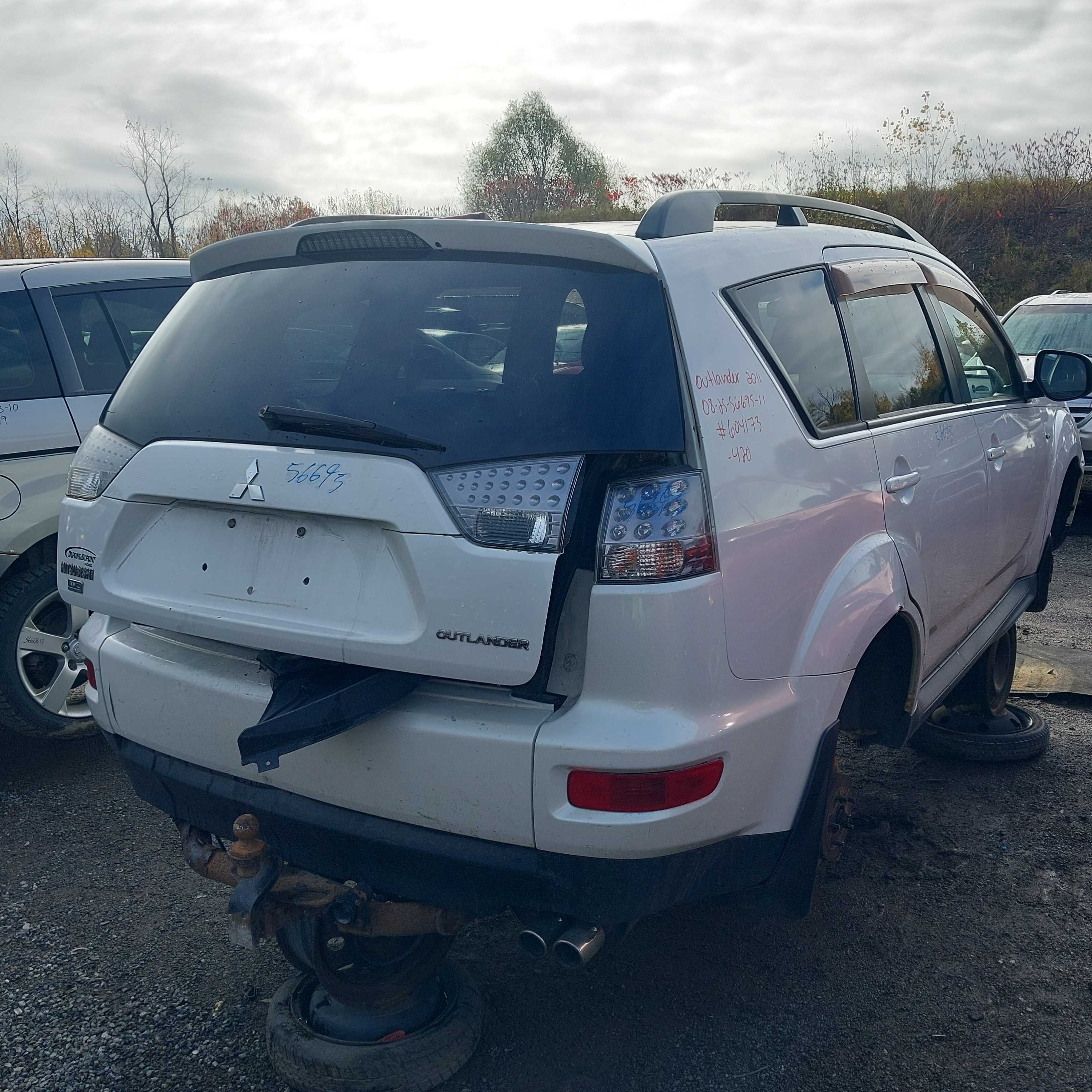 MITSUBISHI OUTLANDER 2011