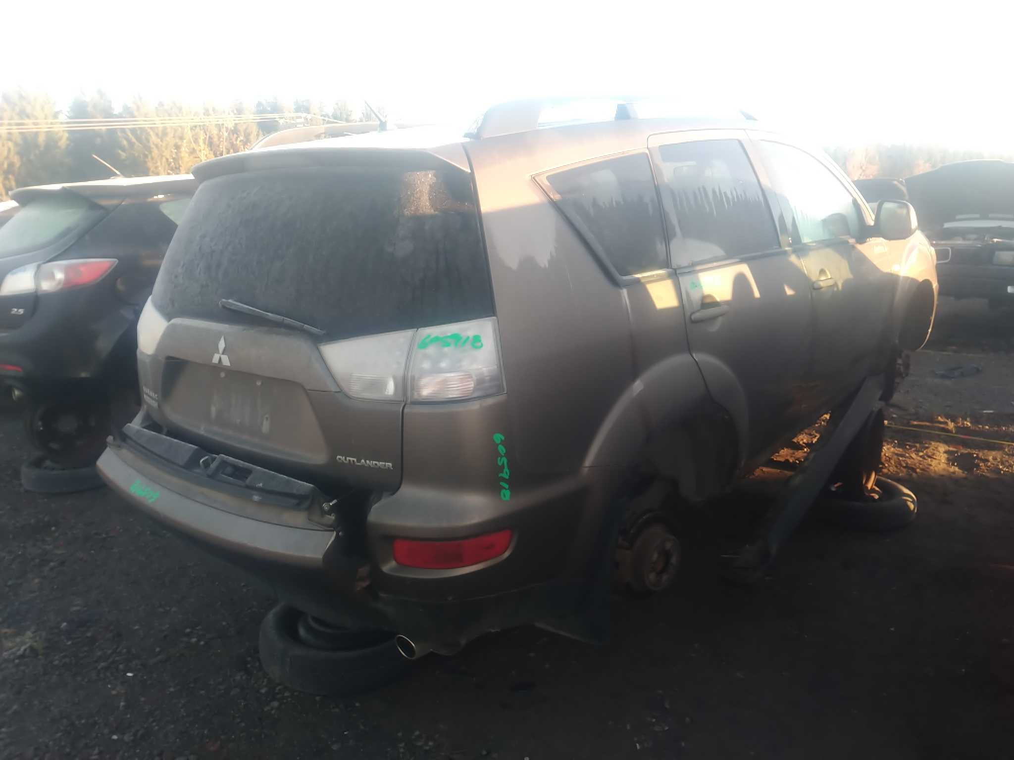 MITSUBISHI OUTLANDER 2011