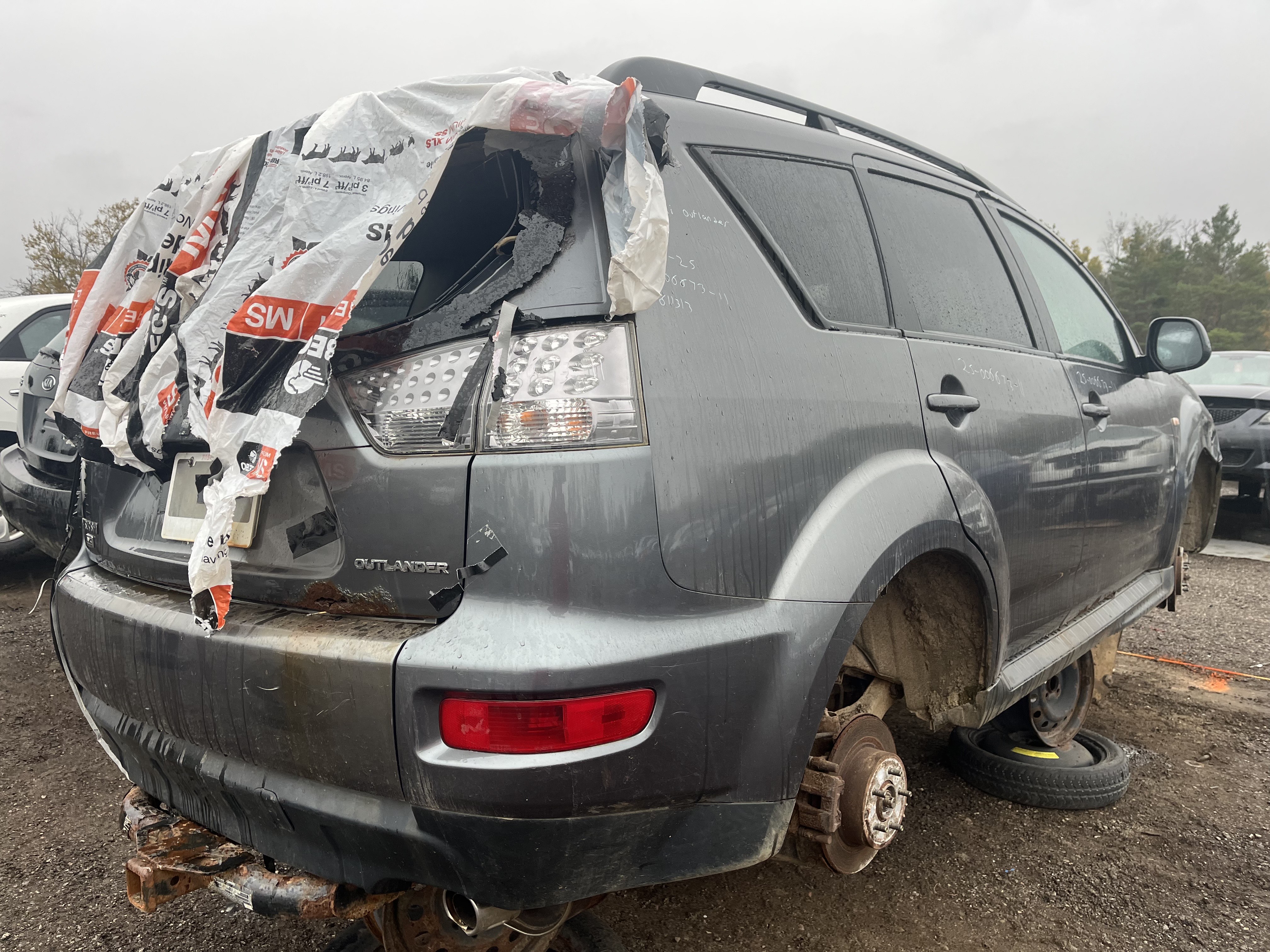 MITSUBISHI OUTLANDER 2011