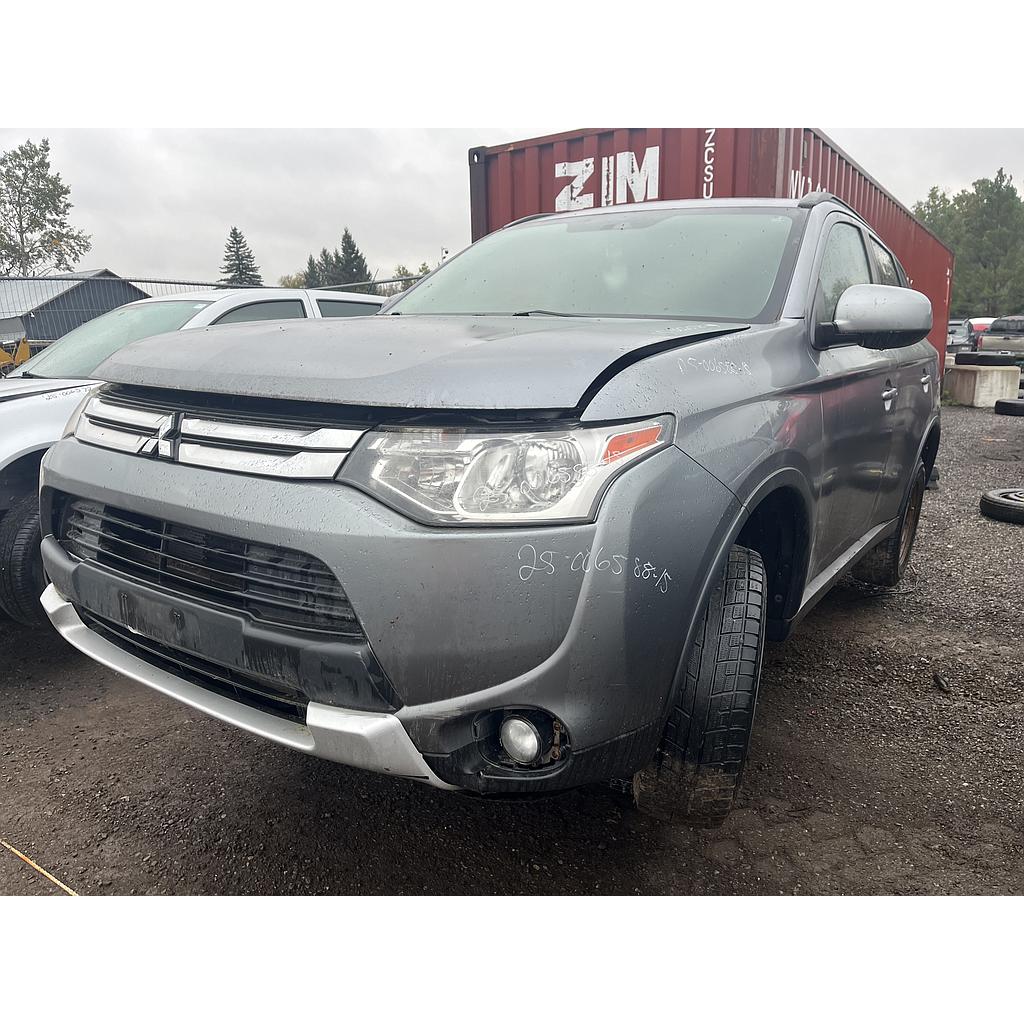 MITSUBISHI OUTLANDER 2015