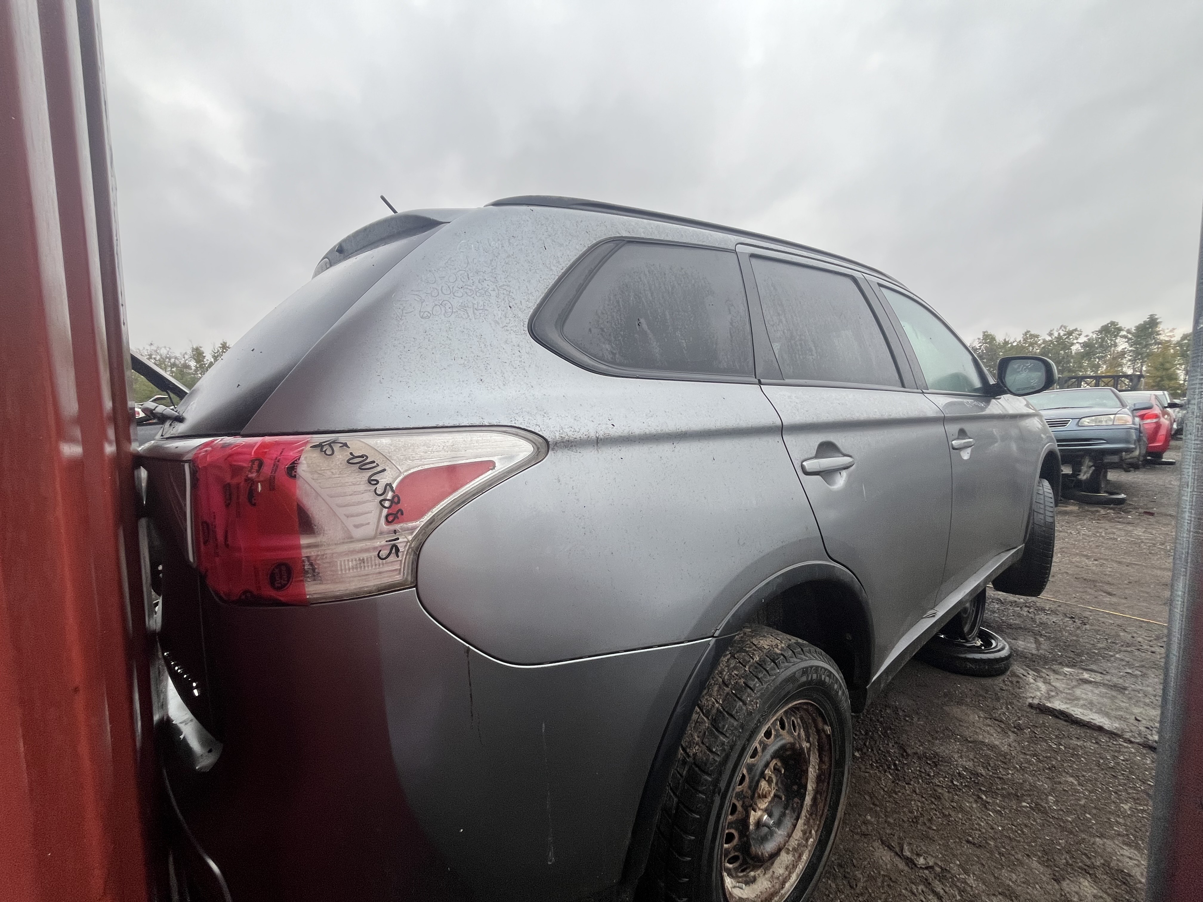 MITSUBISHI OUTLANDER 2015