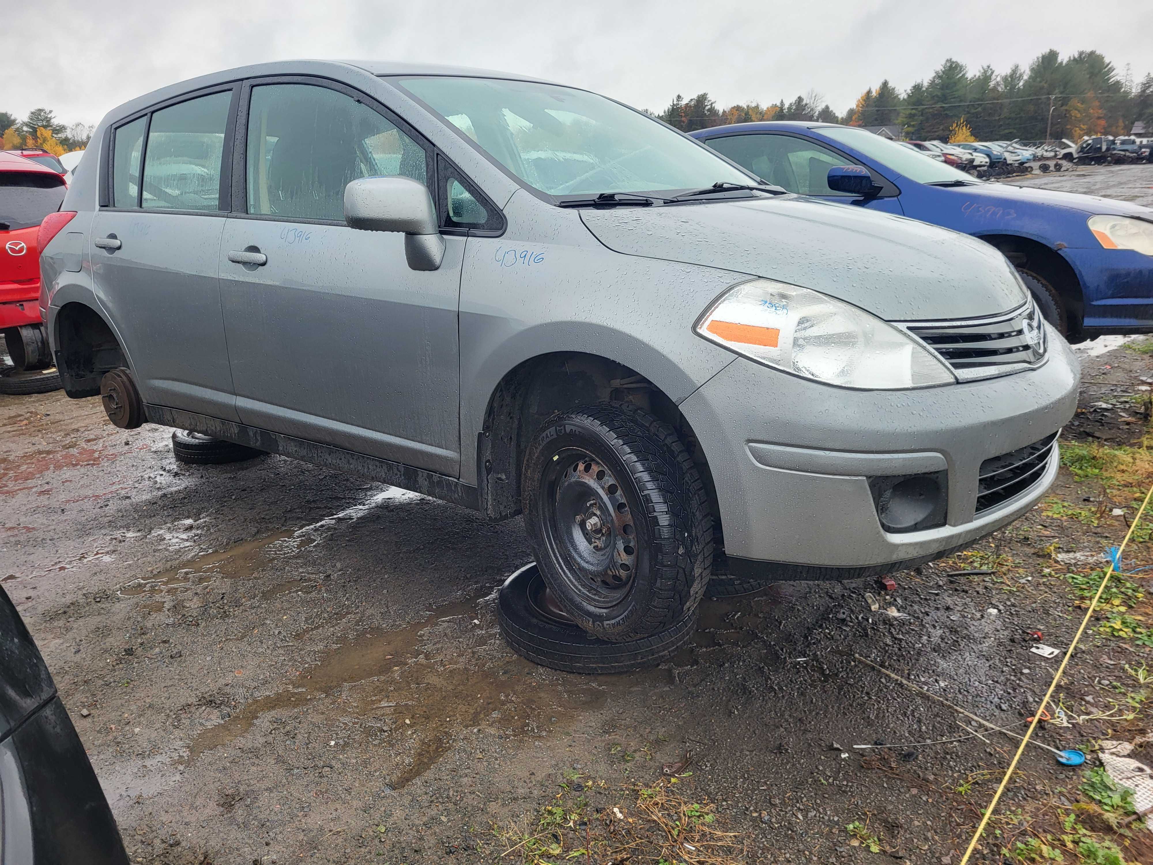 NISSAN VERSA 2011
