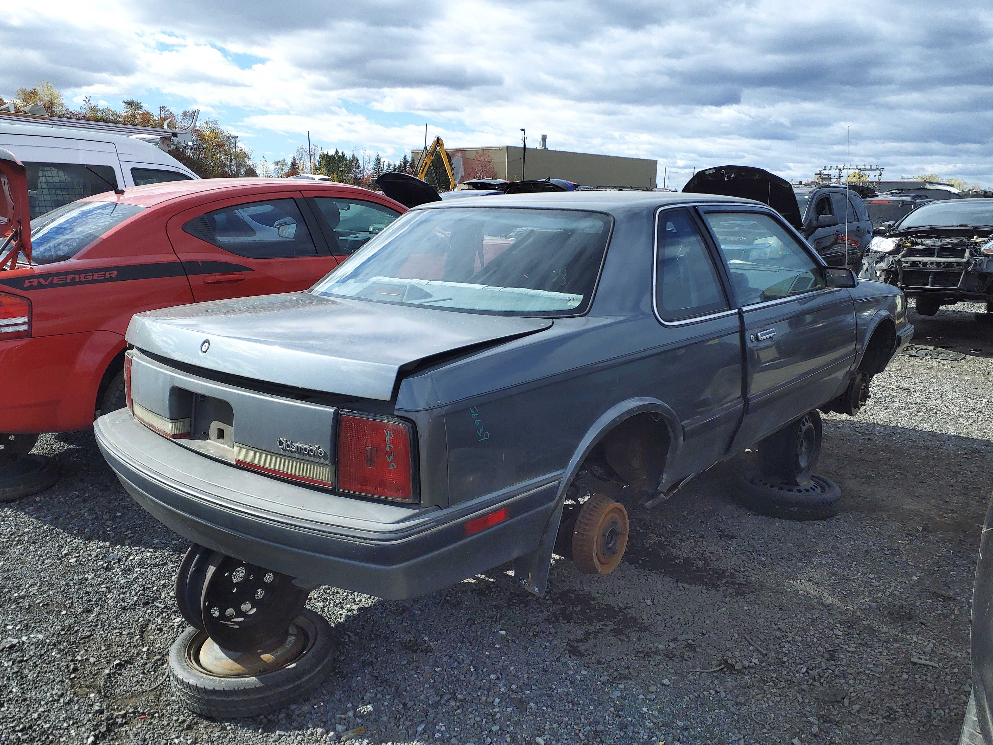 OLDSMOBILE CUTLASS 1989