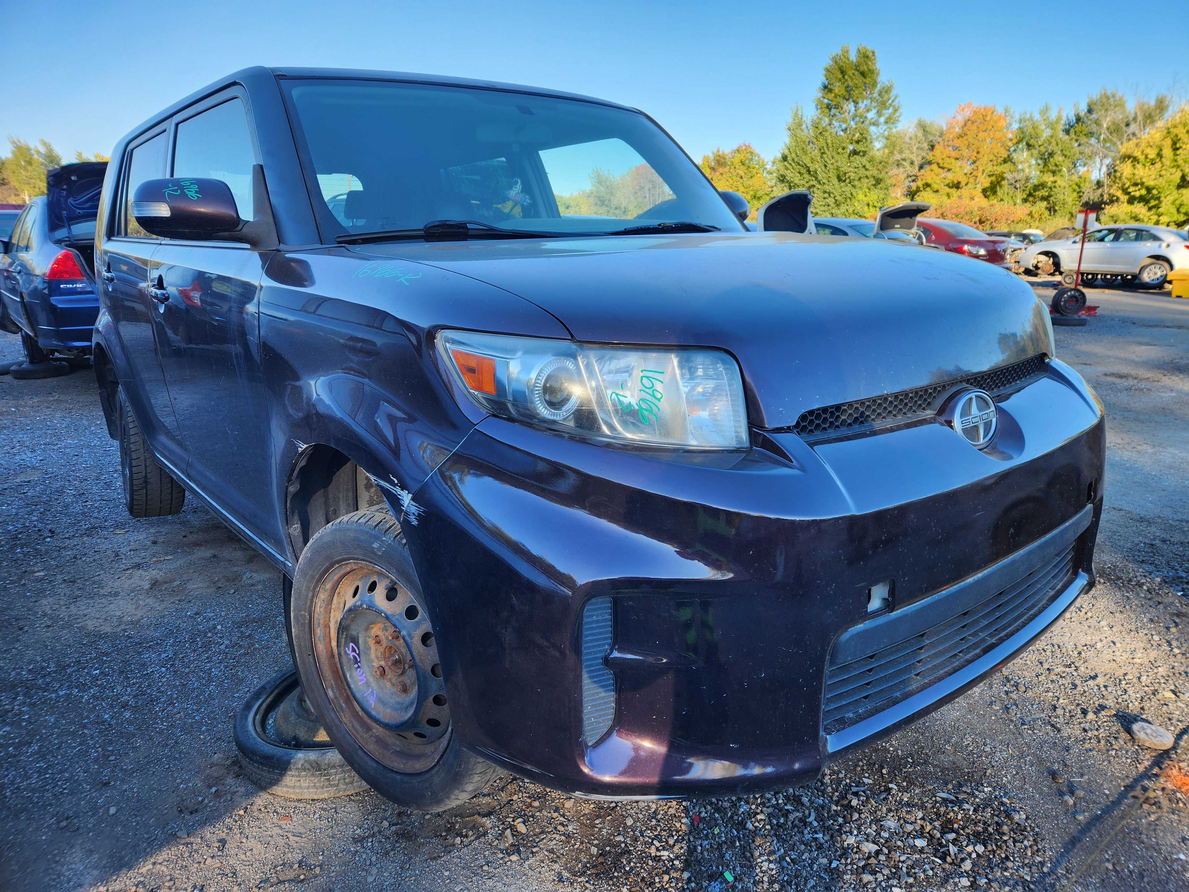 SCION XB 2012