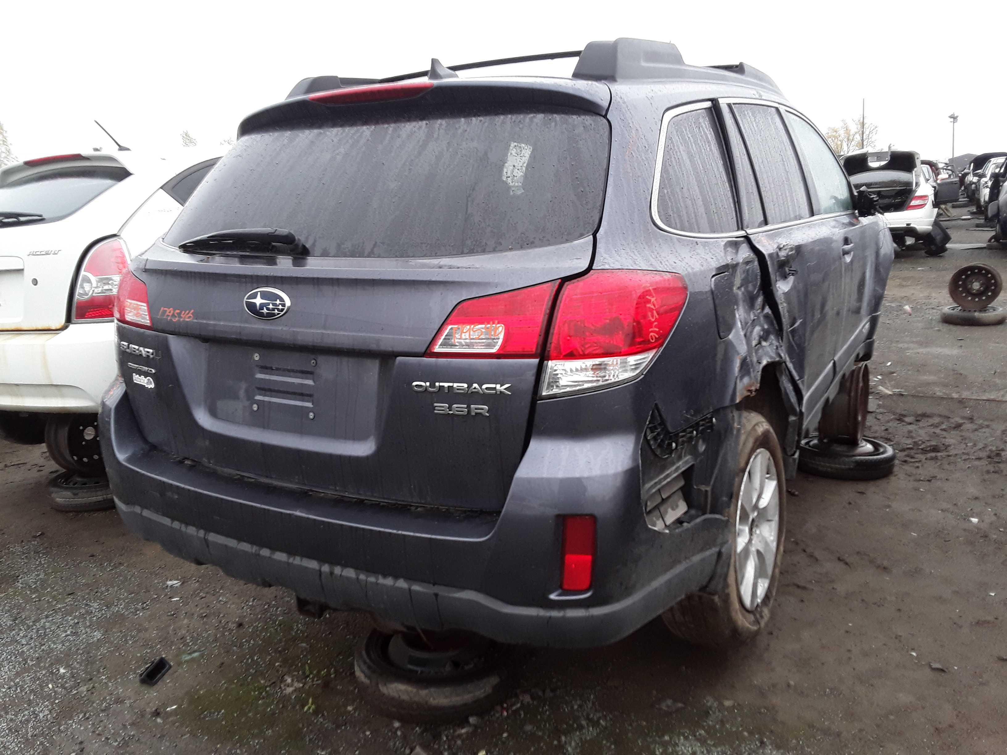 SUBARU OUTBACK 2014