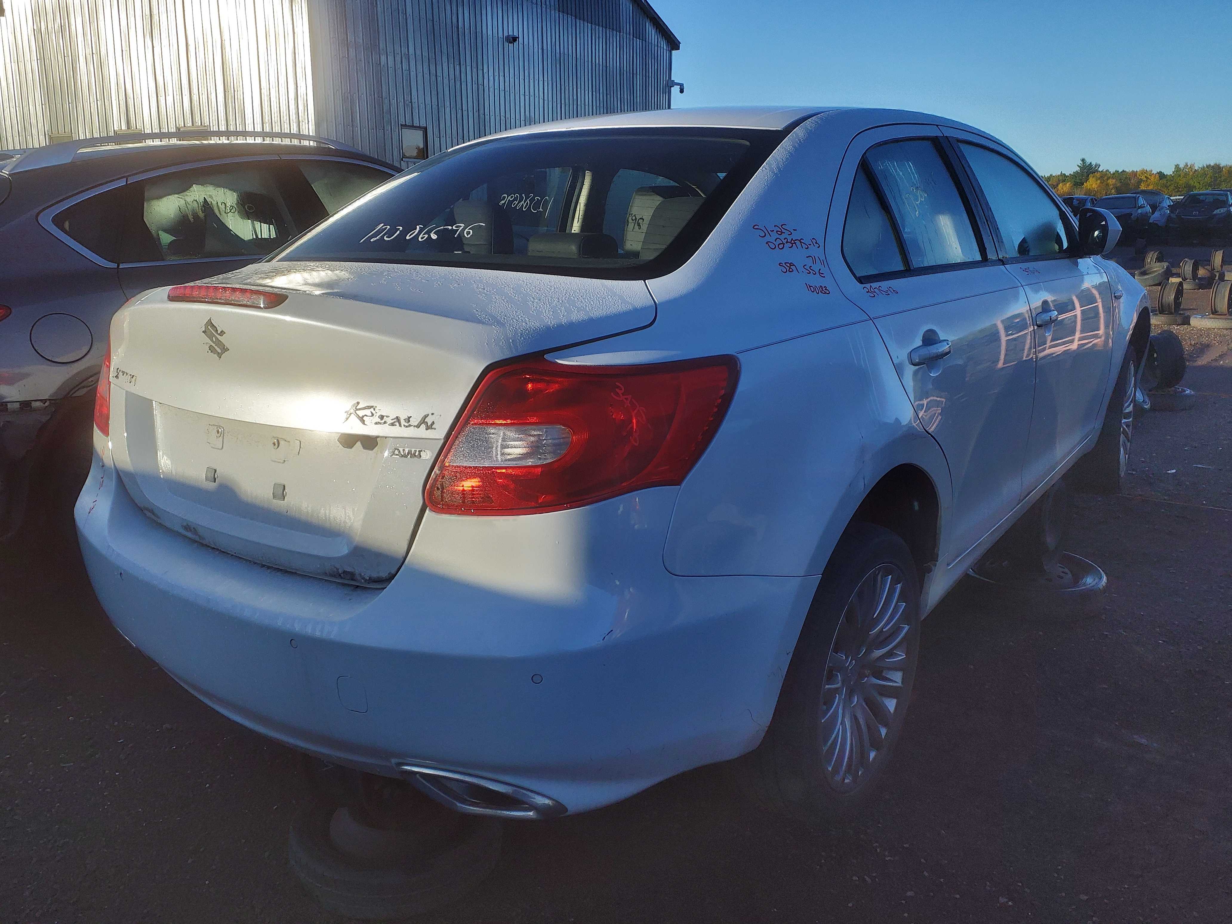SUZUKI KIZASHI 2013