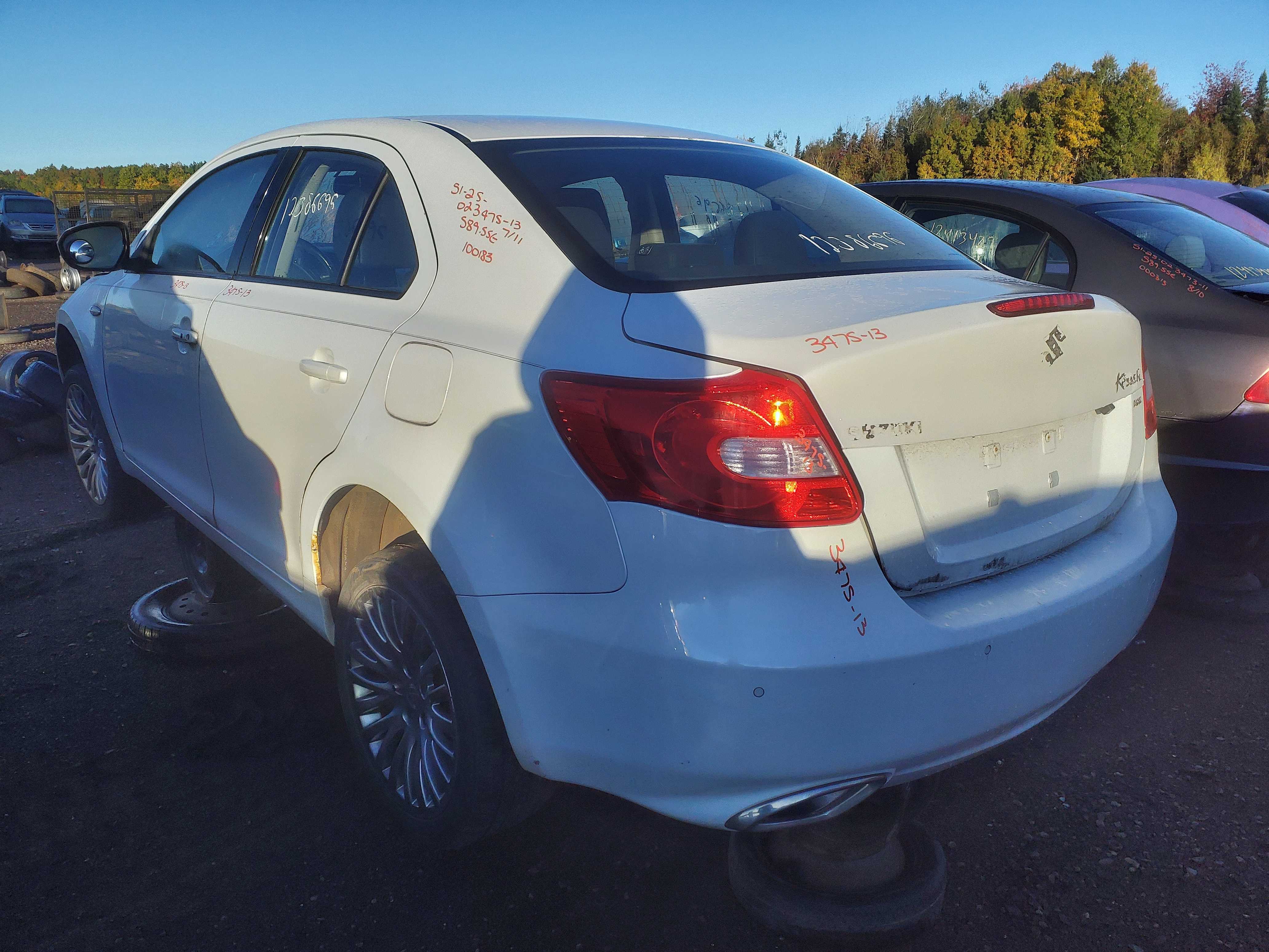 SUZUKI KIZASHI 2013