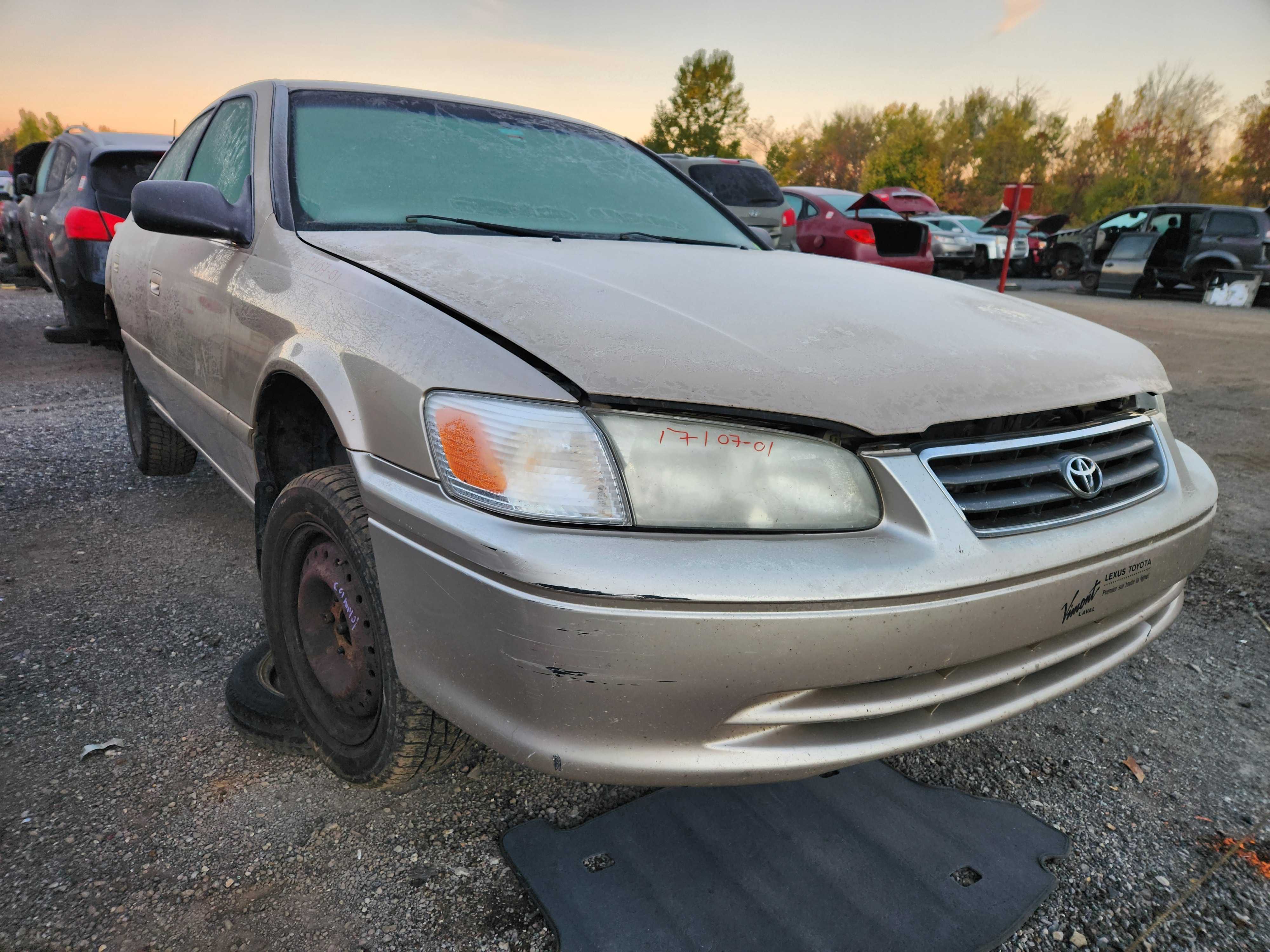 TOYOTA CAMRY 2001