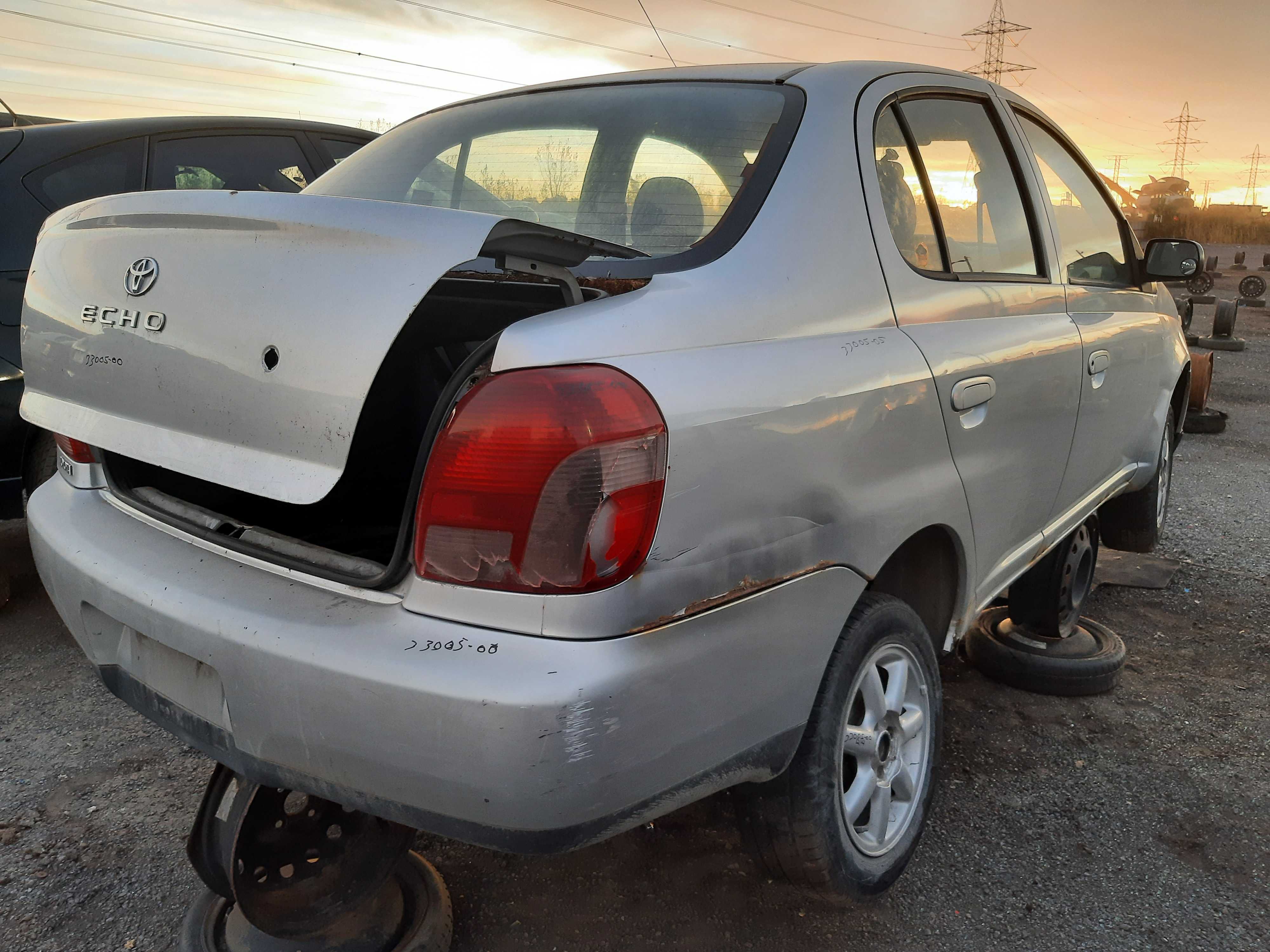 TOYOTA ECHO 2000