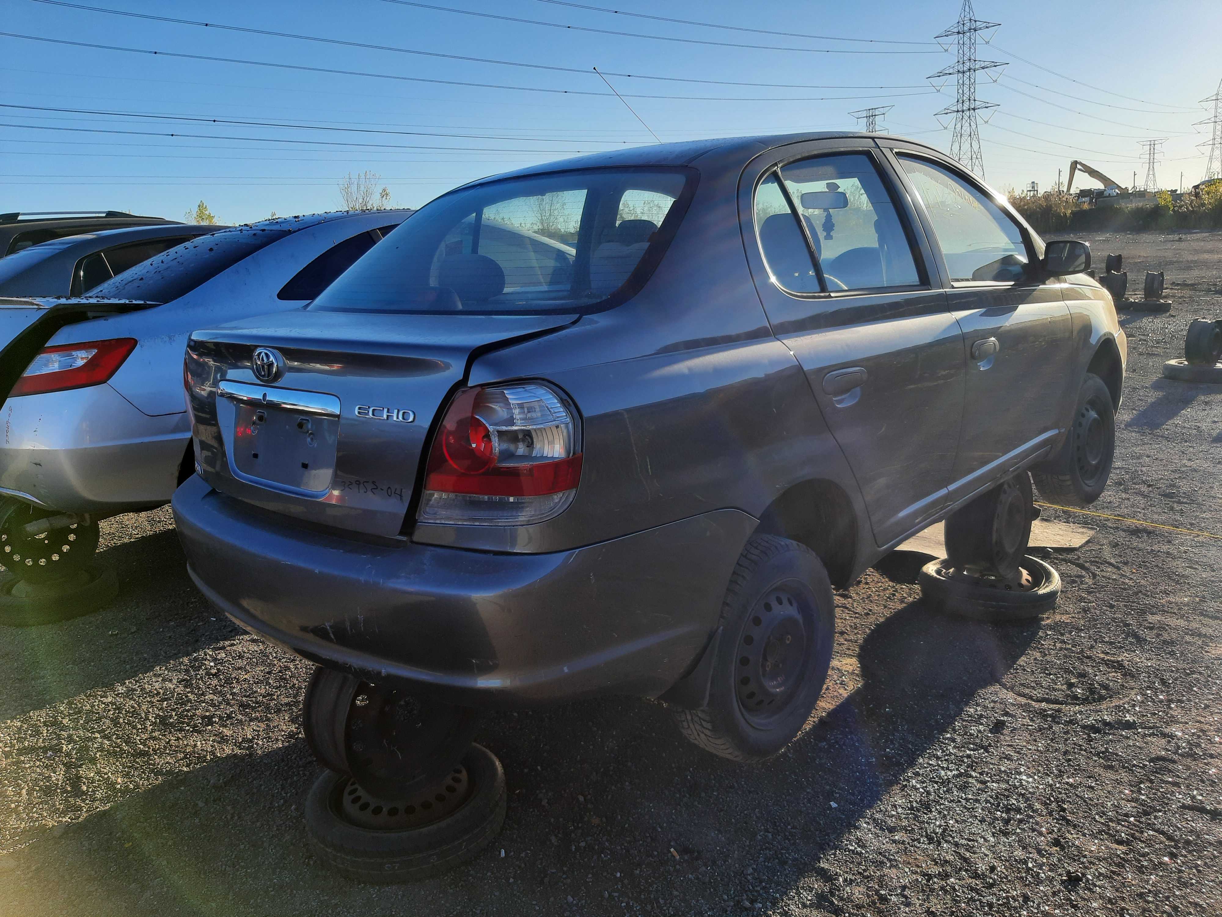 TOYOTA ECHO 2004