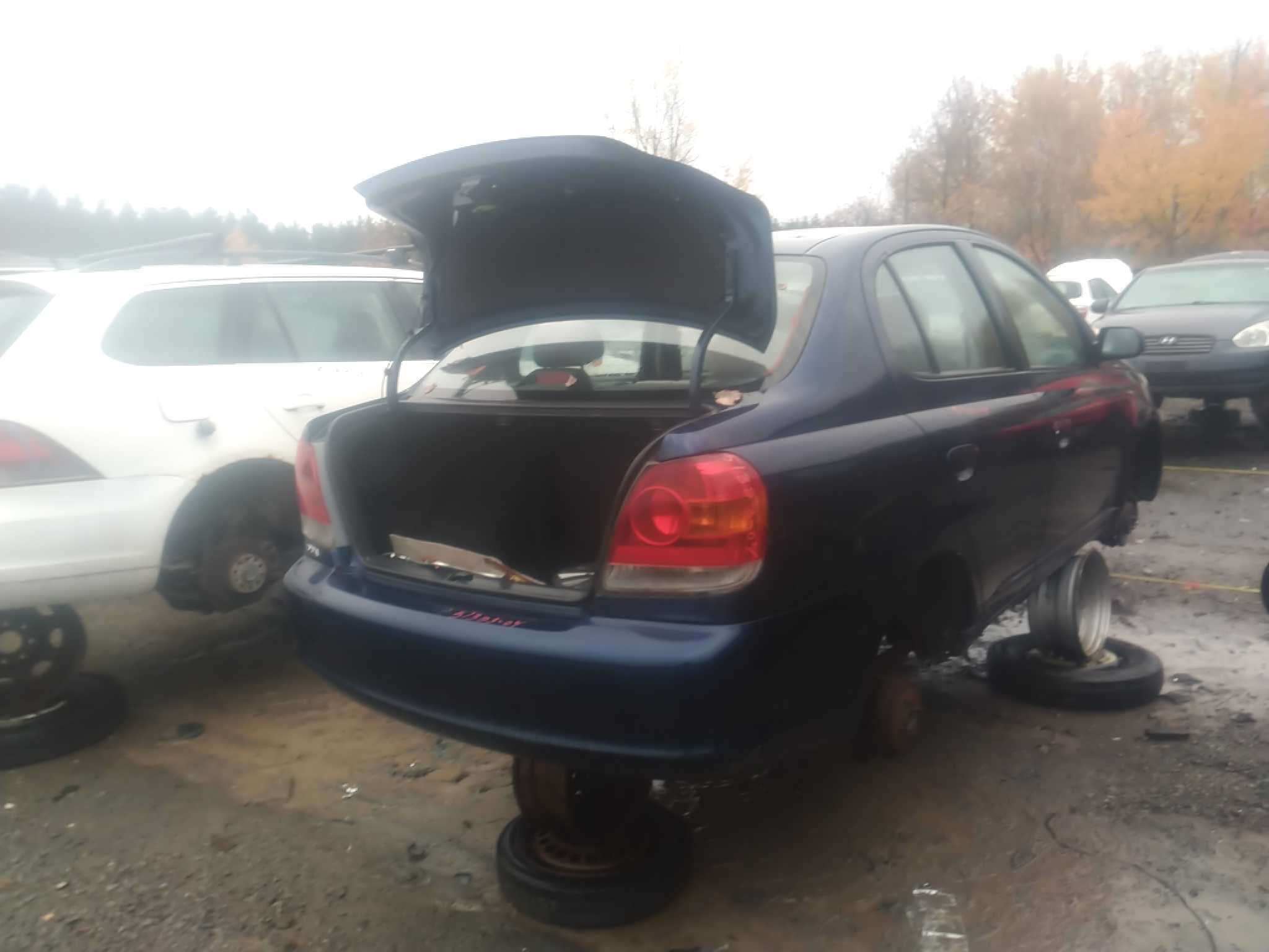 TOYOTA ECHO 2004