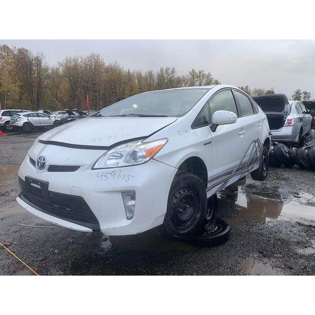 TOYOTA PRIUS 2015