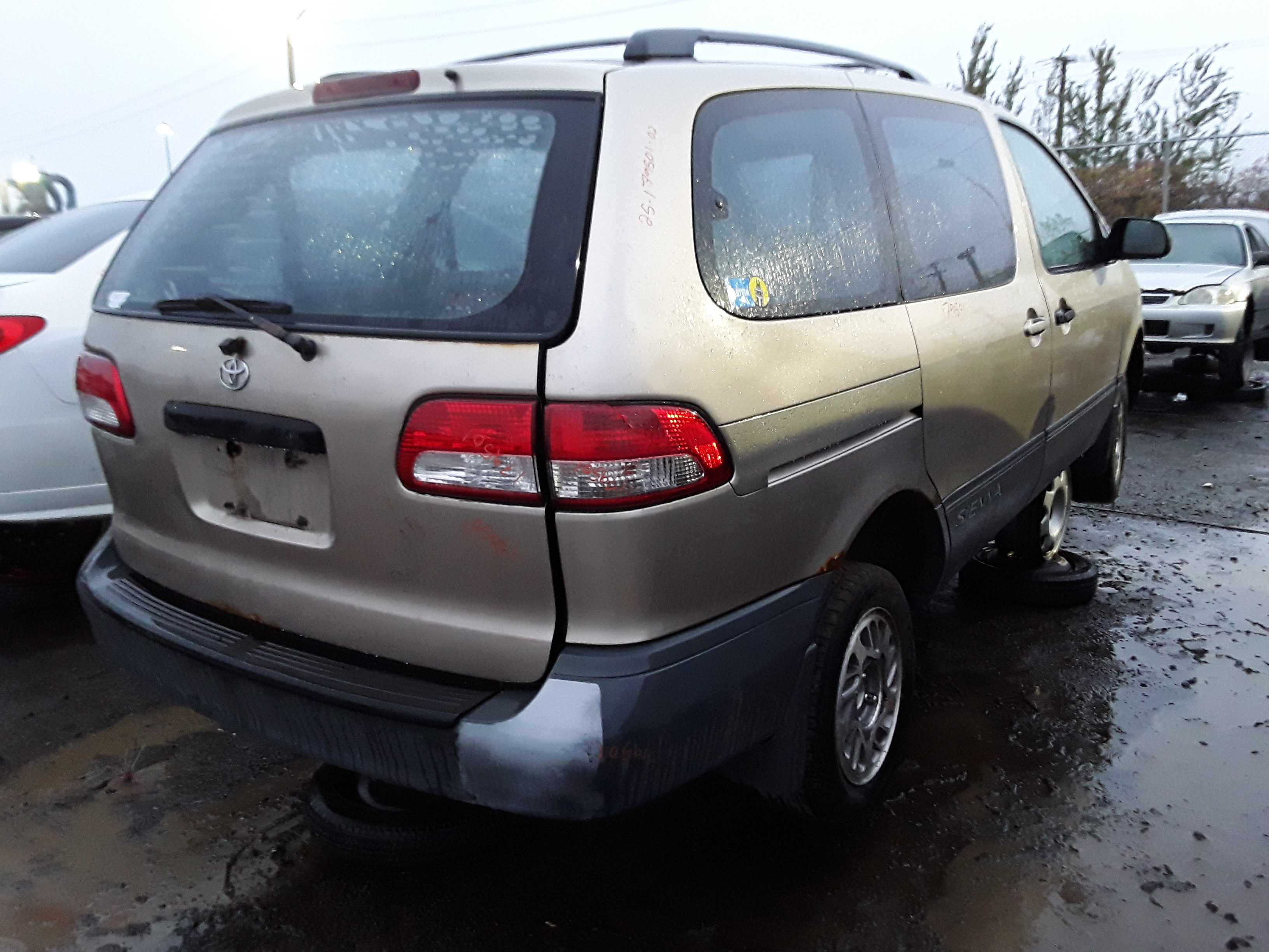 TOYOTA SIENNA 2002
